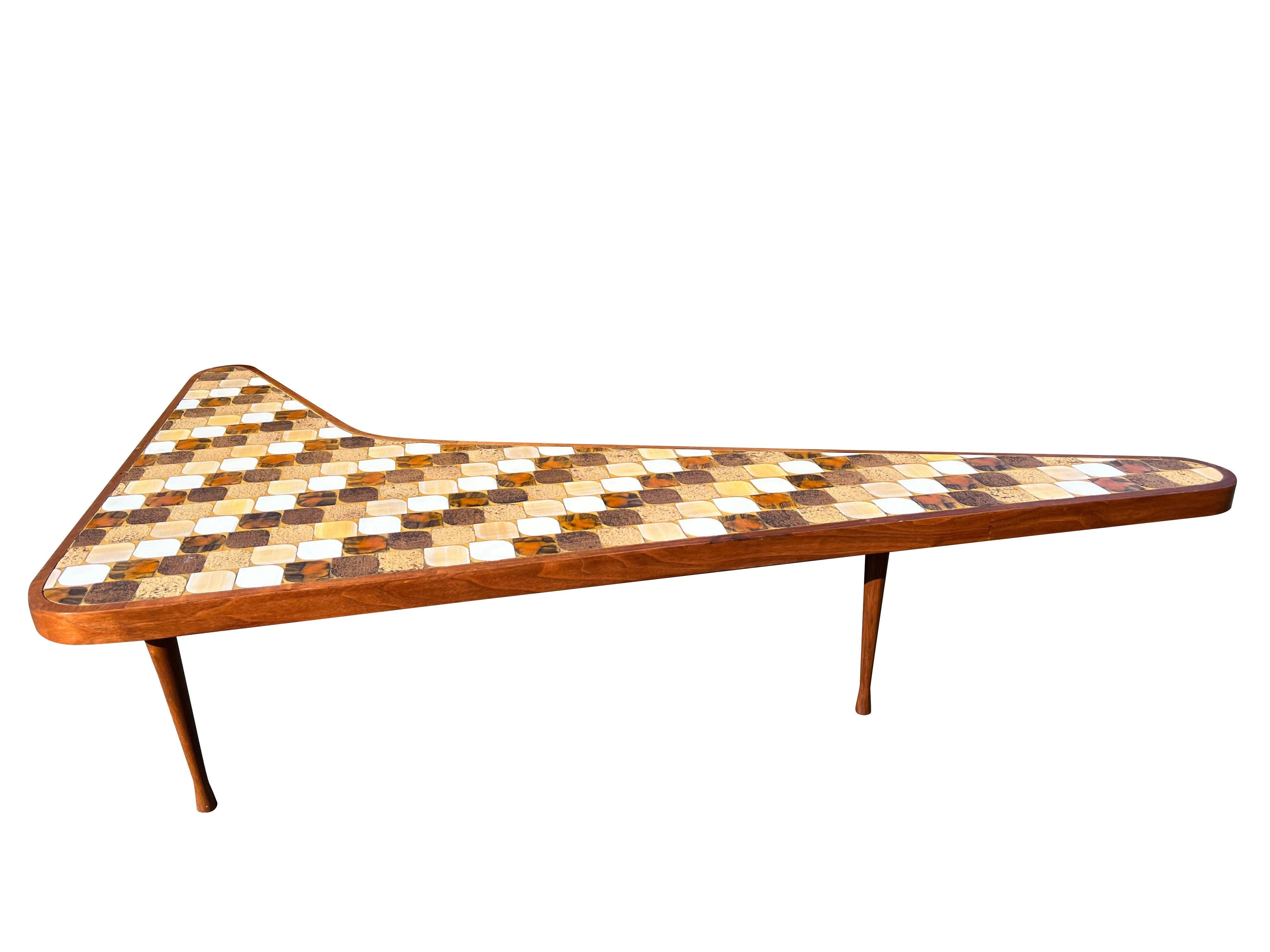 Table basse Boomerang Kidney Forme avec plateau en carreaux, mi-siècle moderne, par Hohenberg en vente 1