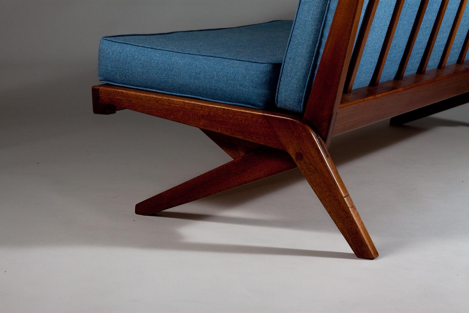 Mid-century modern Boomerang sofa by Olavi Hänninen For Sale 3