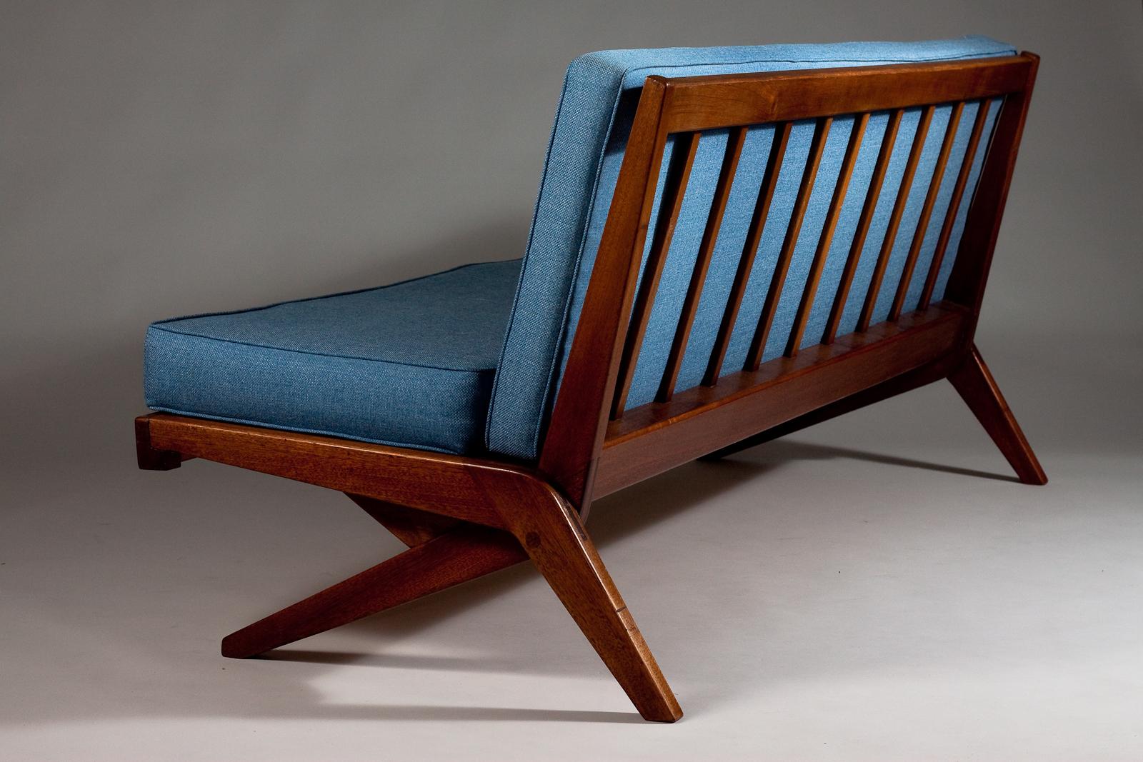 Mid-century modern Boomerang sofa by Olavi Hänninen For Sale 6