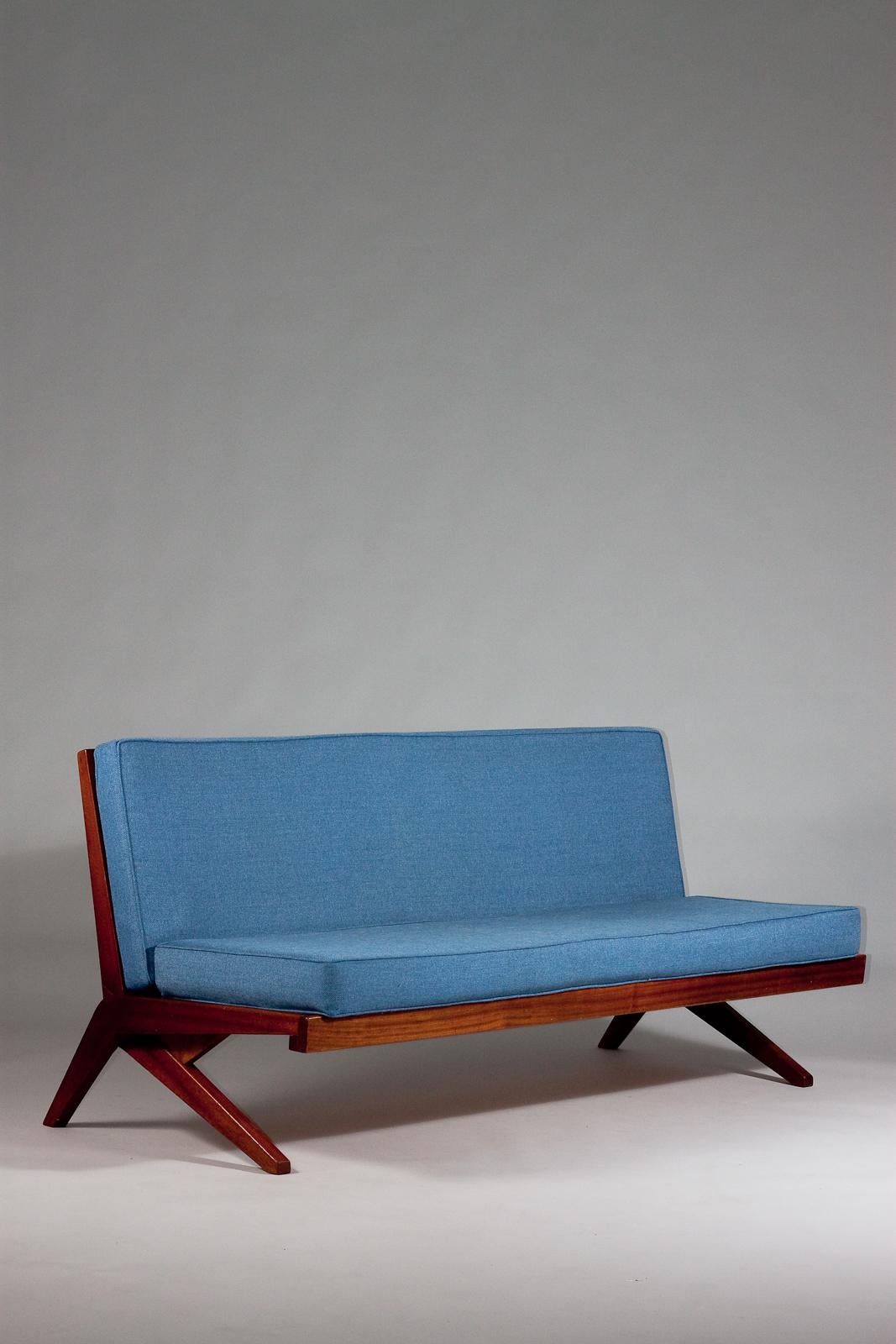 Mid-Century Modern Mid-century modern Boomerang sofa by Olavi Hänninen For Sale