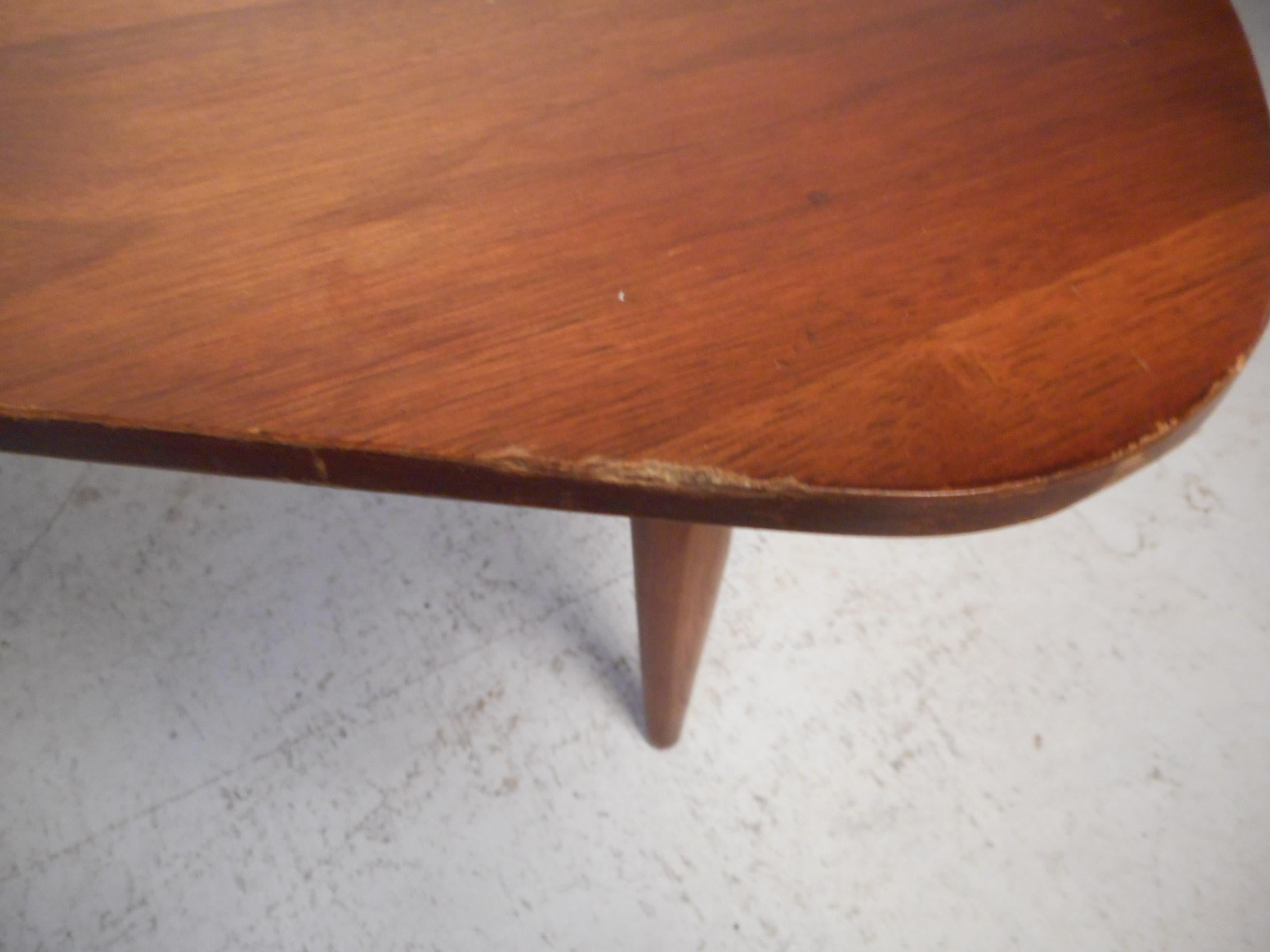 American Mid-Century Modern Boomerang Table For Sale