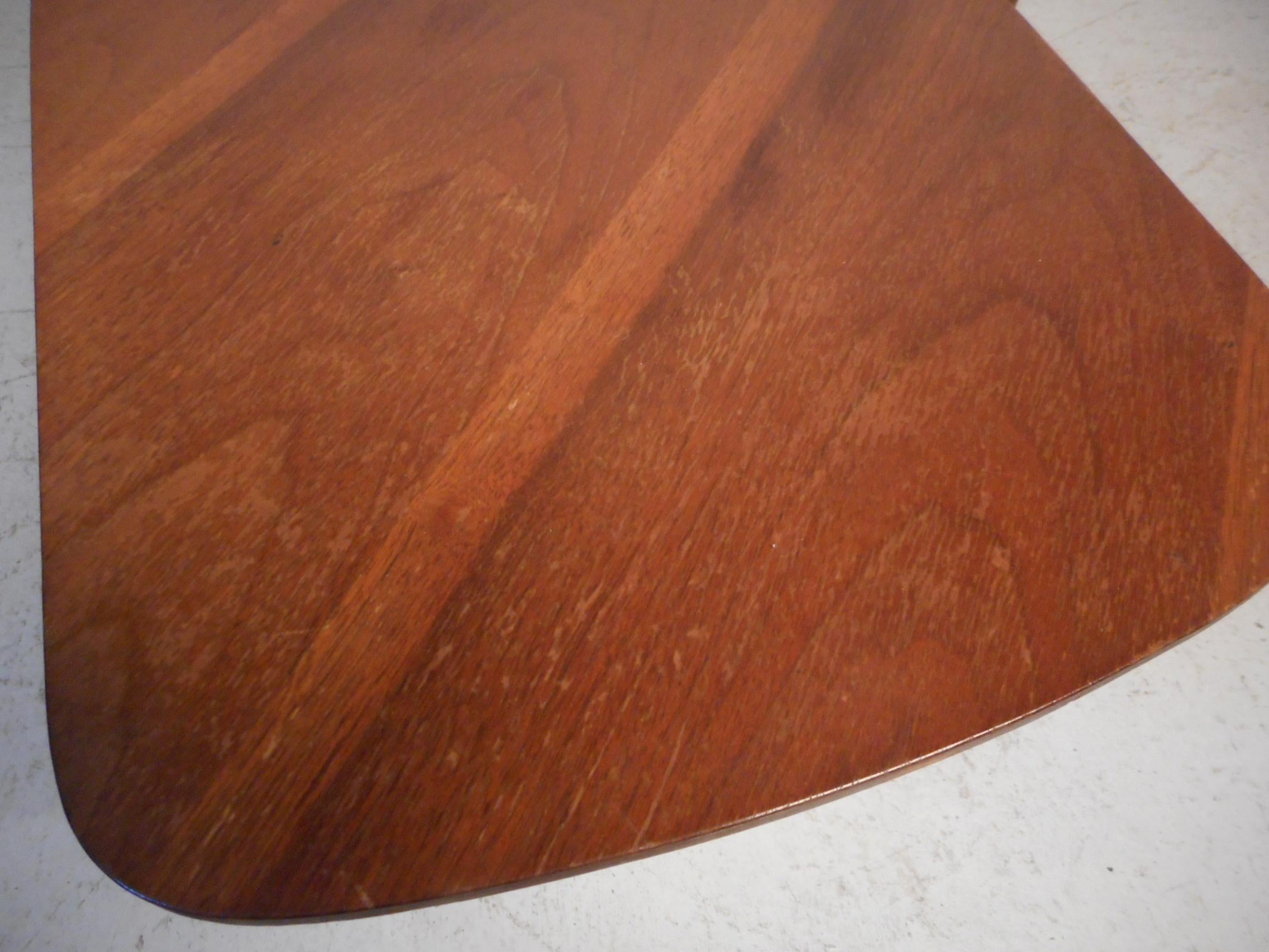 Mid-20th Century Mid-Century Modern Boomerang Table For Sale