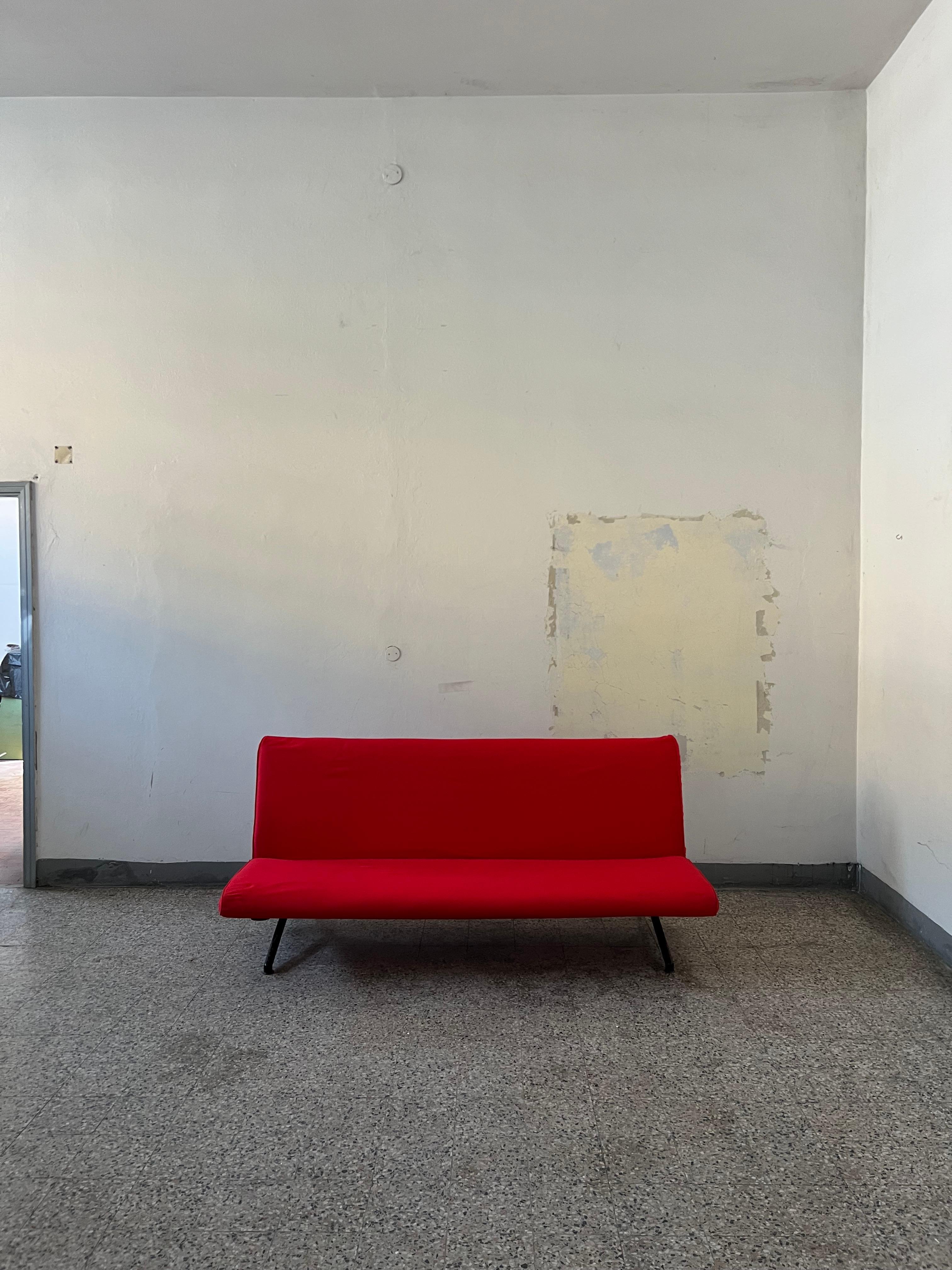 Osvaldo Borsani D70 Reclining Sofa System for Tecno - 1970's (Moderne der Mitte des Jahrhunderts) im Angebot