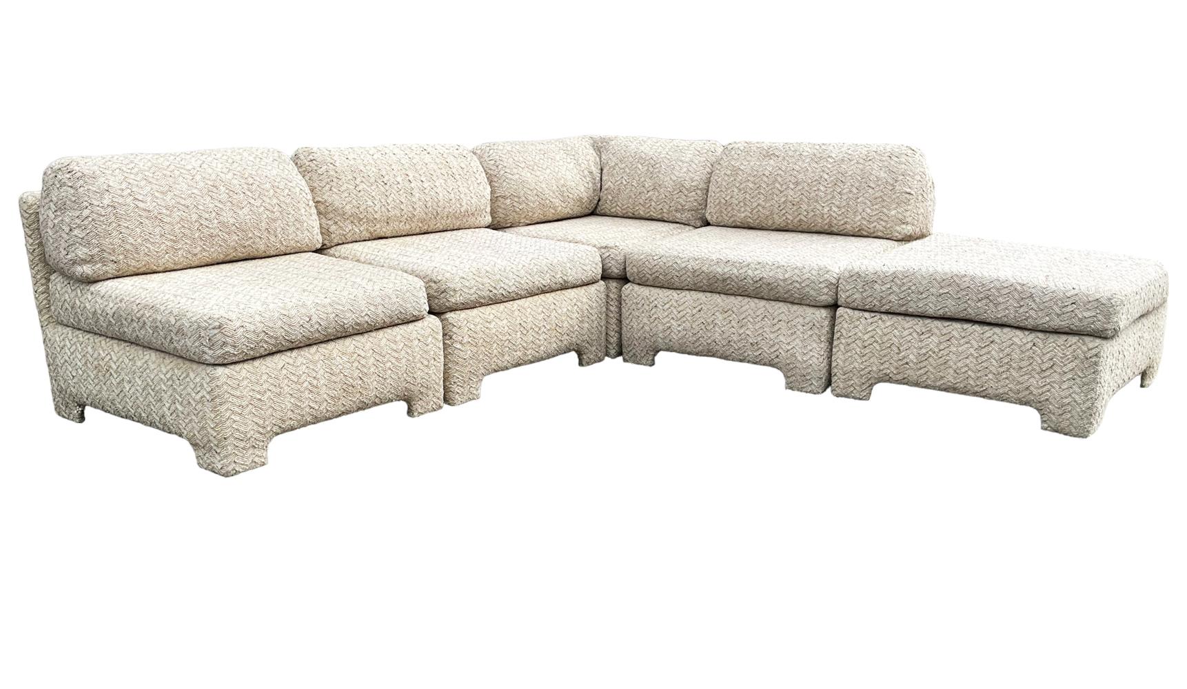 Modulares L-förmiges Sofa mit Chaiselongue im Parsons-Stil, Mid-Century Modern (Moderne der Mitte des Jahrhunderts) im Angebot