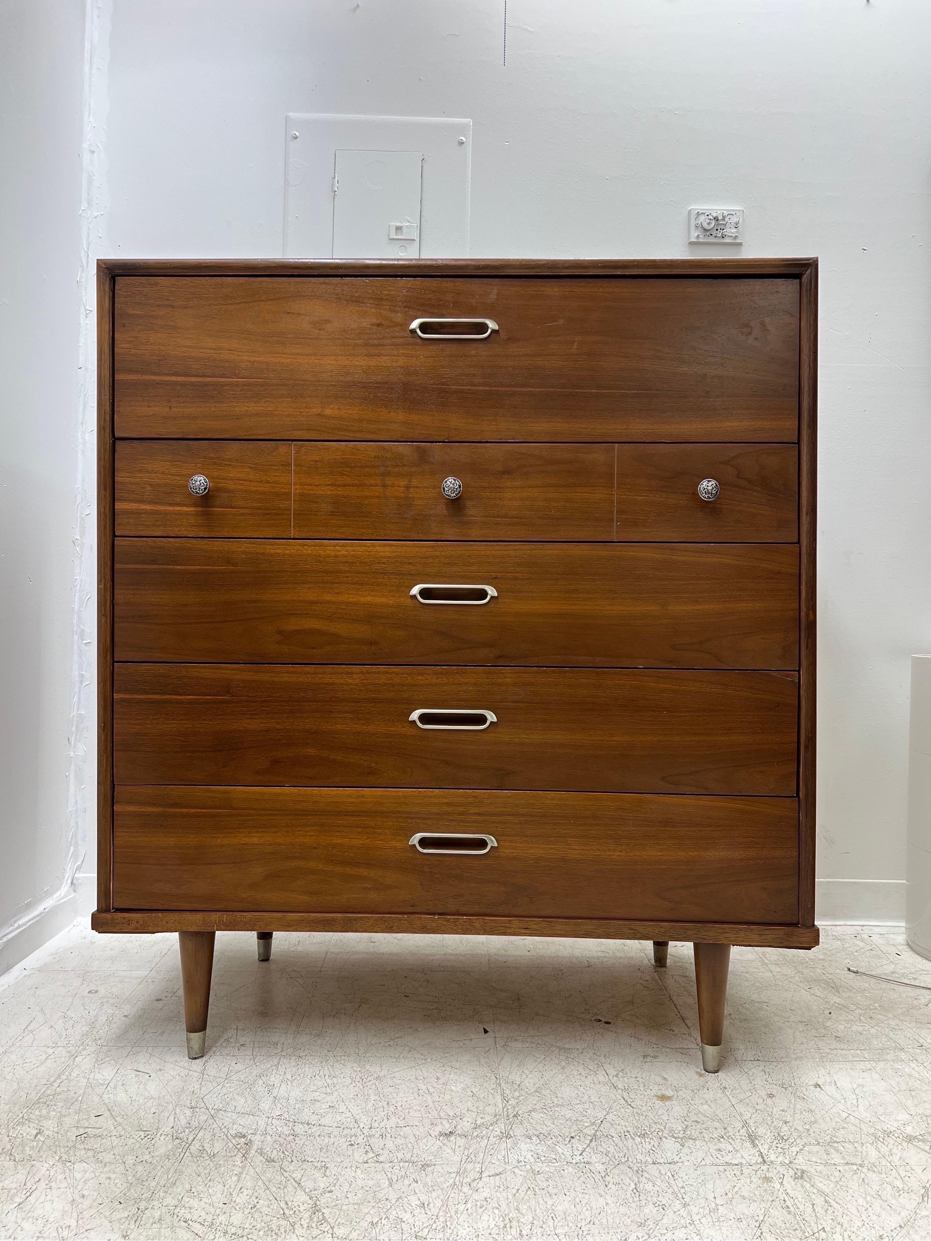 Mid Century Modern B.P John Dresser Dovetail Drawers Cabinet Storage 

Dimensions. 40 W ; 19 D ; 45 H
