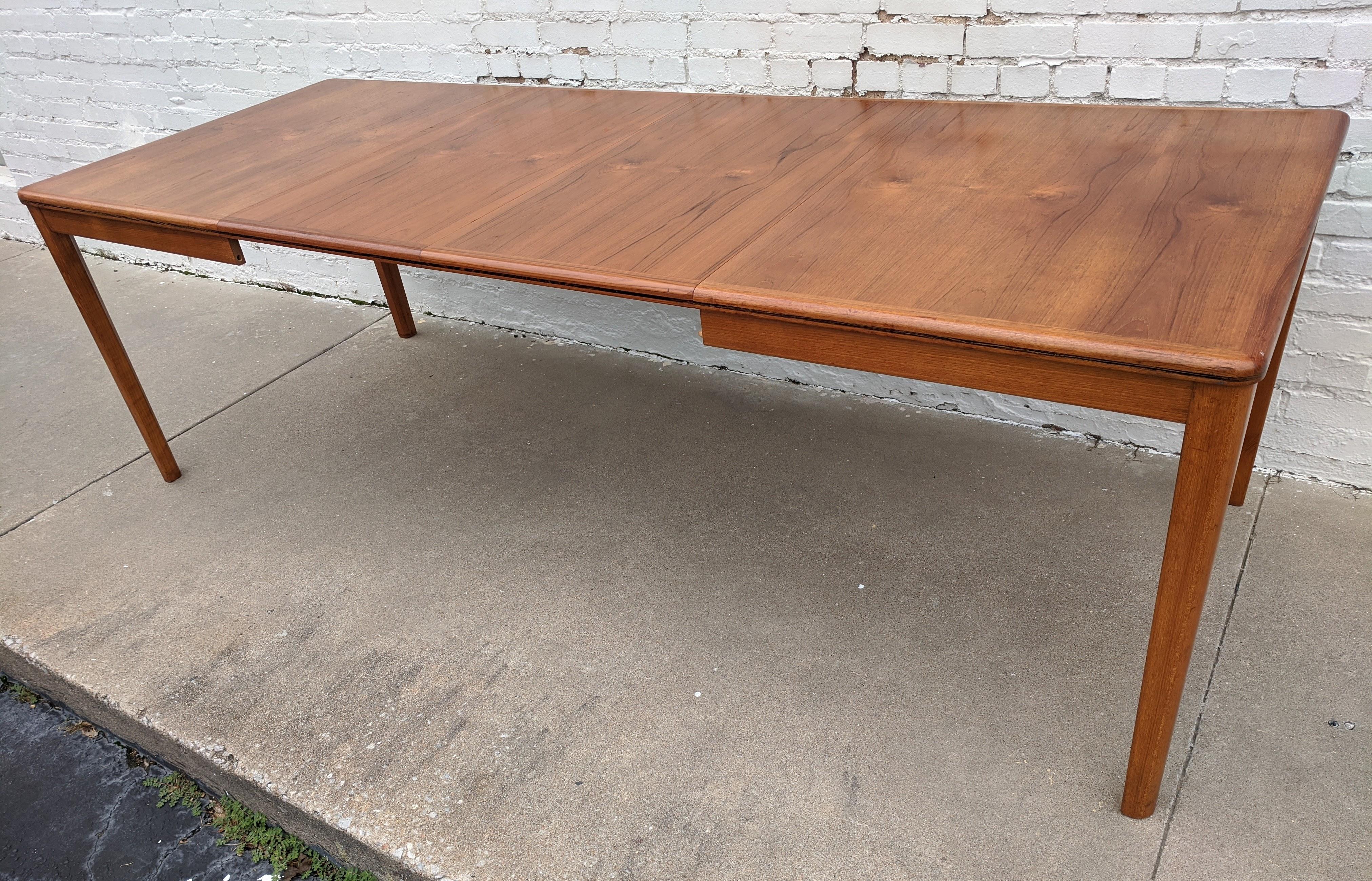 Mid Century Modern Bramin Teak Dining Table and Four Chairs For Sale 5