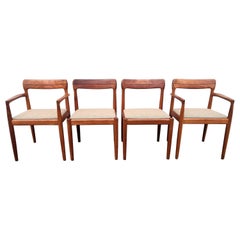 Tavolo da pranzo in teak Bramin moderno del metà secolo e quattro sedie