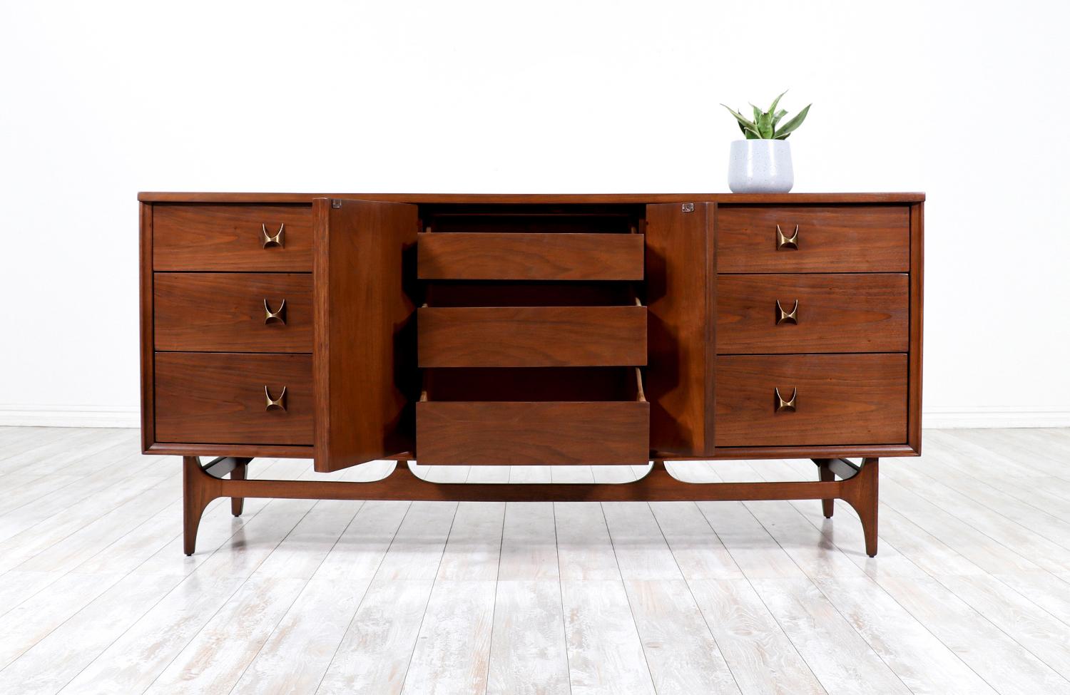 MidCentury Modern "Brasilia" Dresser by Broyhill at 1stDibs broyhill