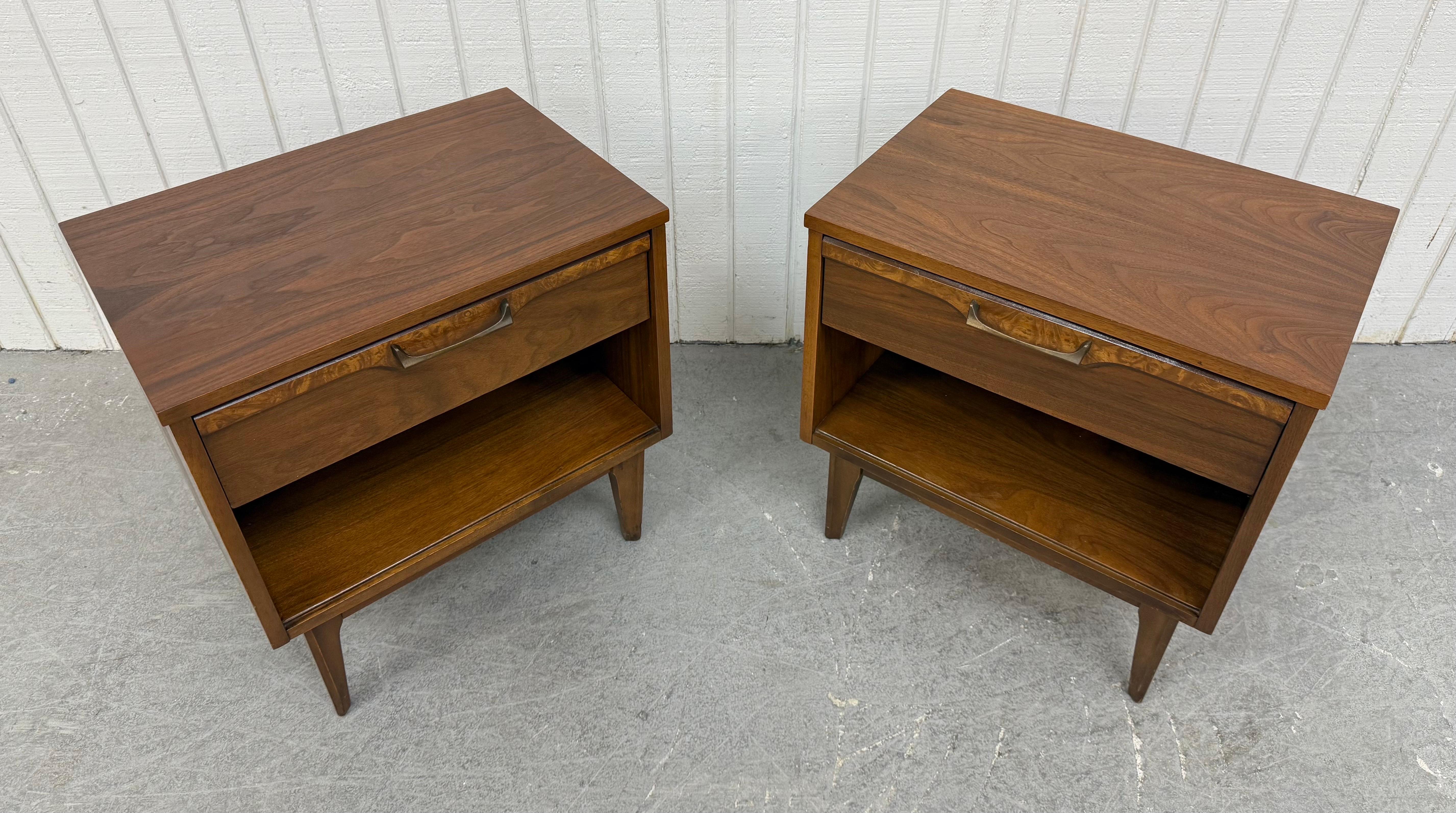 Mid-Century Modern Brasilia Style Walnut Nightstands - Set of 2 In Good Condition In Clarksboro, NJ