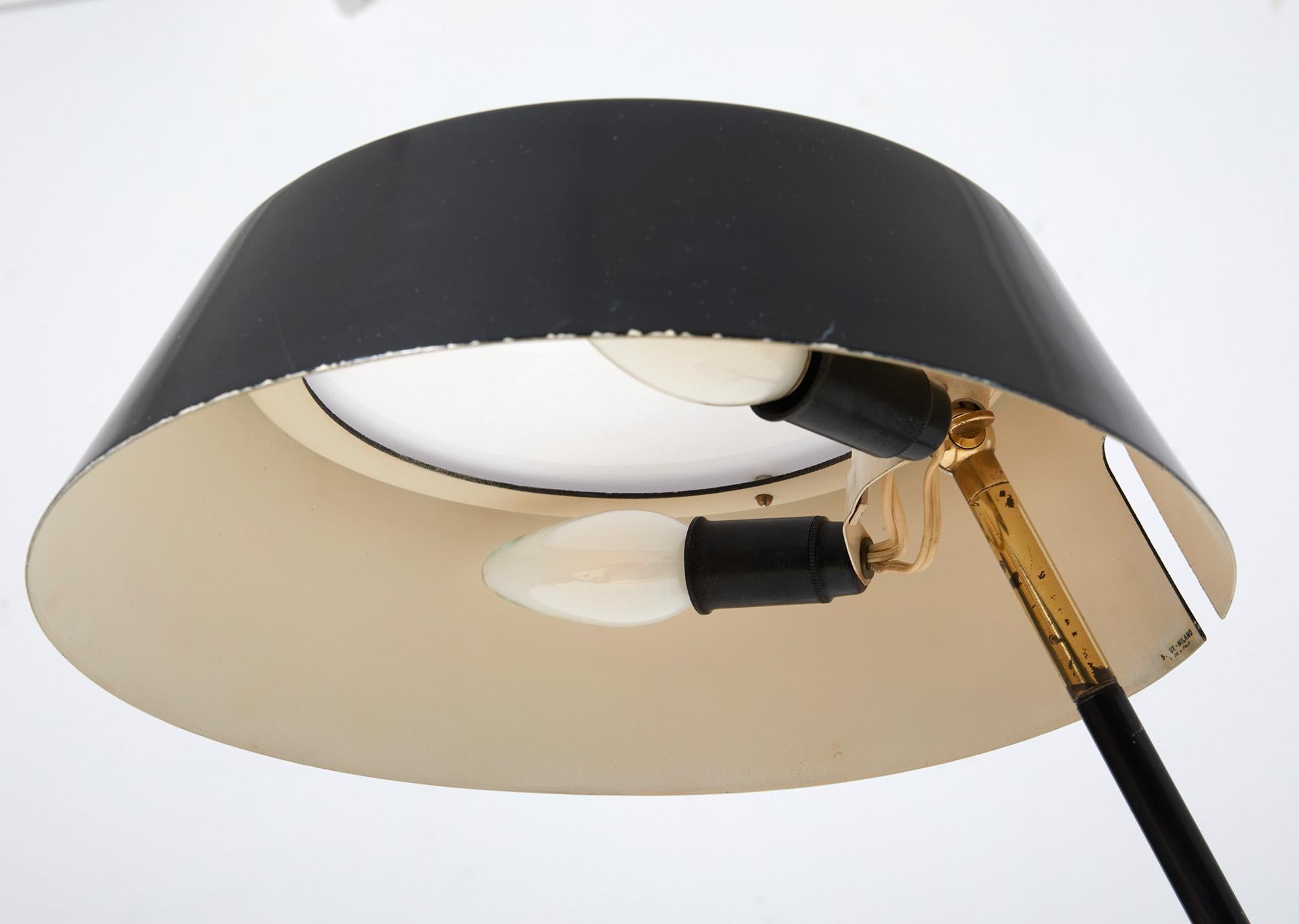 Milieu du XXe siècle Lampe de bureau ou de table réglable en laiton moderne du milieu du siècle dernier par Stilux, Italie 1960 en vente
