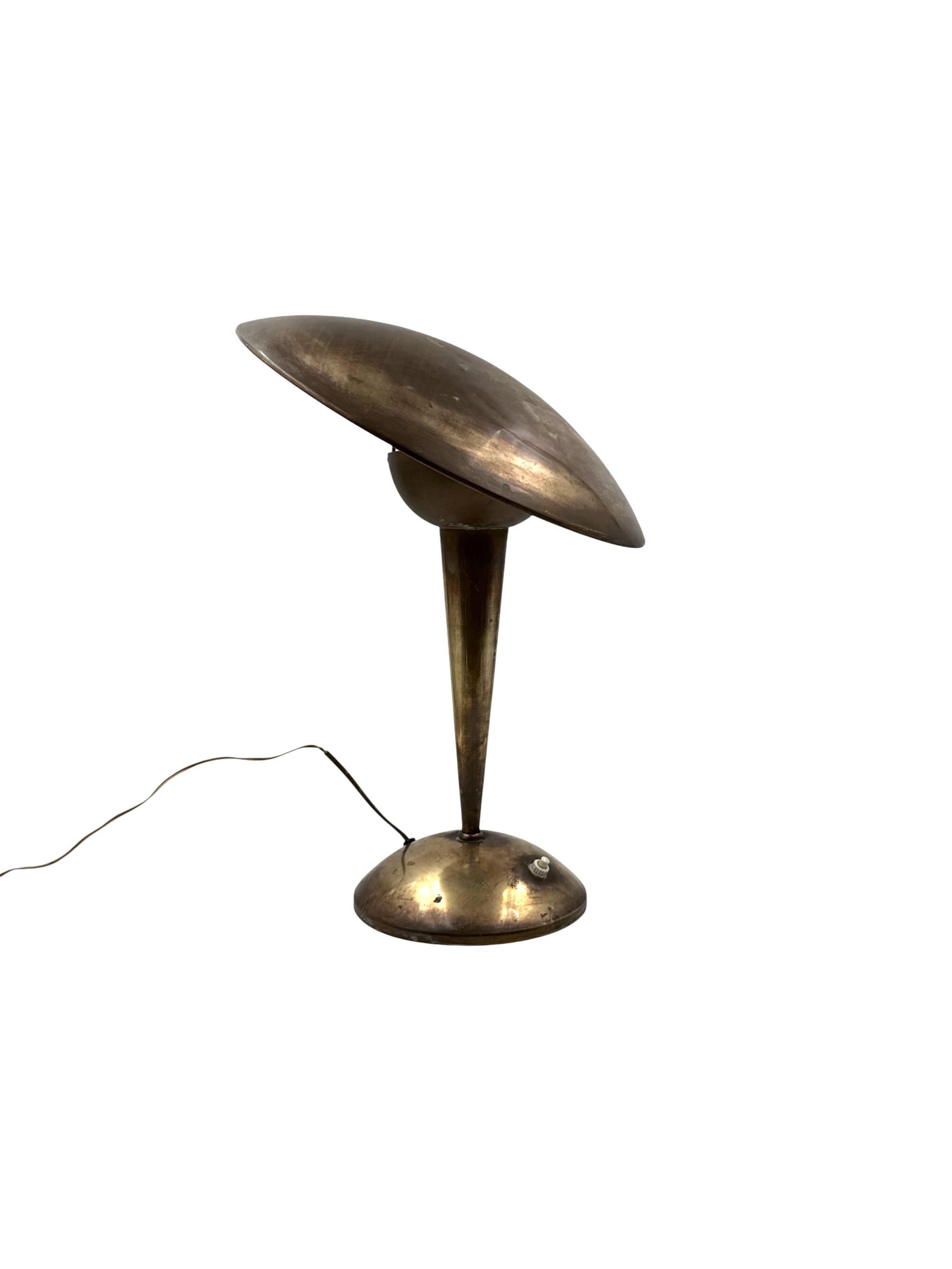 Lampe de table ajustable en laiton, Italie circa 1950 en vente 8