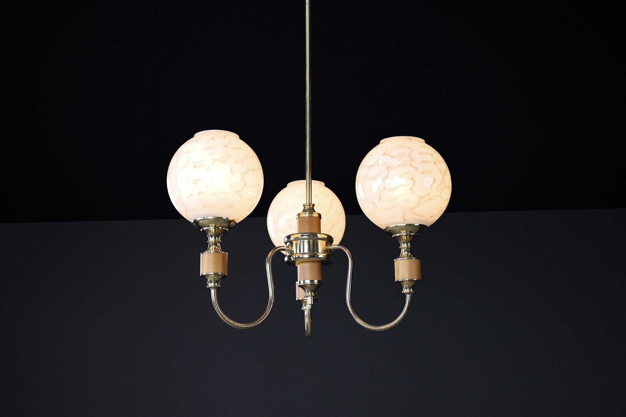 Mid-Century Modern Brass and Art Glass Chandelier, Czech Republic 1970s For Sale 2