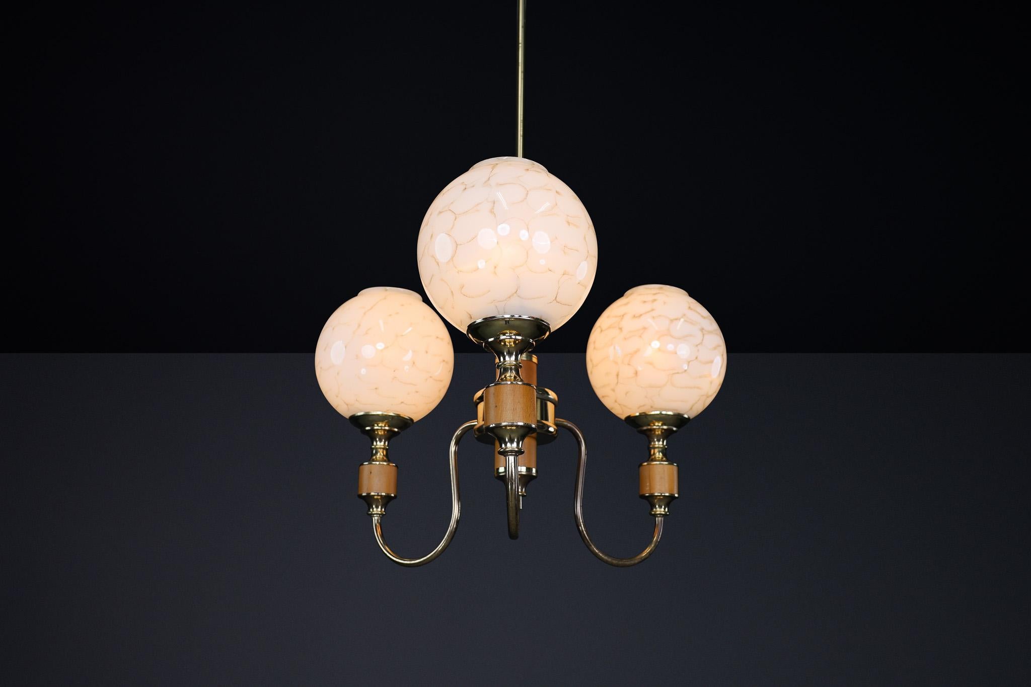 Mid-Century Modern Brass and Art Glass Chandelier, Czech Republic 1970s For Sale 5