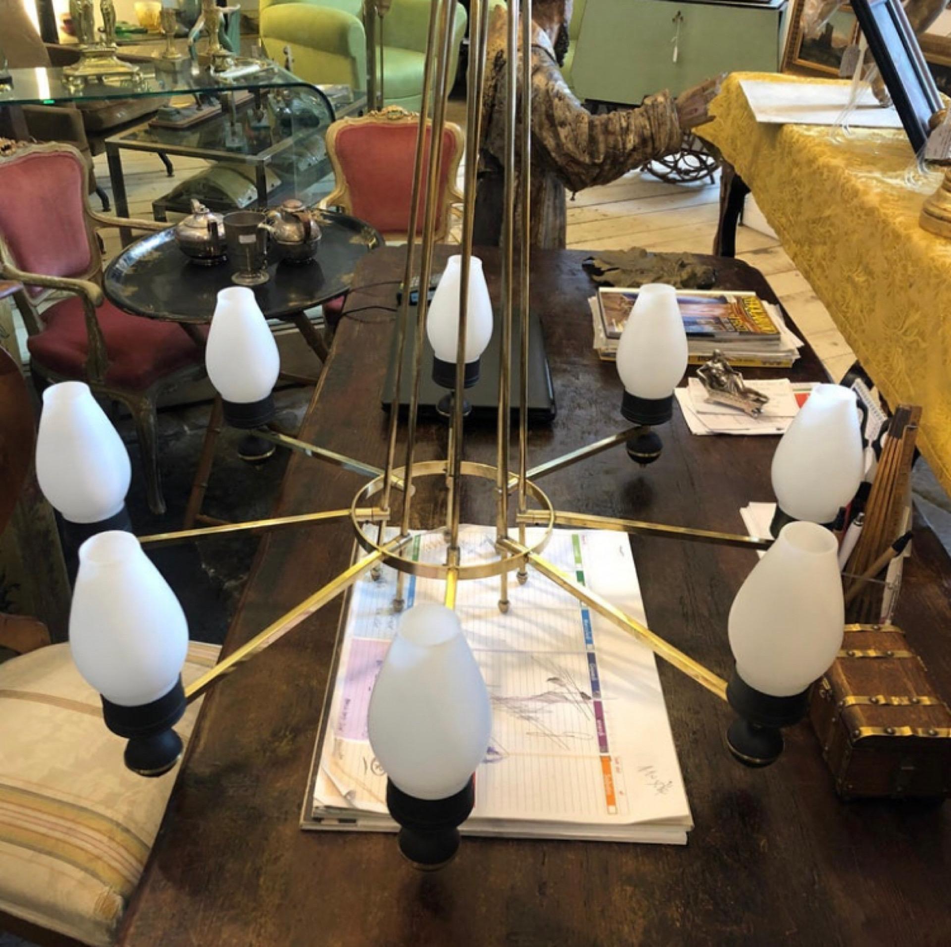 1950s Mid-Century Modern Brass and Glass Chandelier in the Manner of Gio Ponti For Sale 4