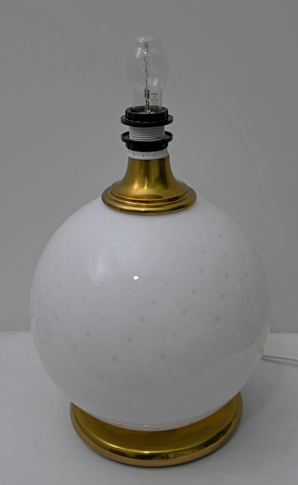 Late 20th Century Mid-Century Modern Brass and Blown Murano Glass Table Lamp, 1970s For Sale