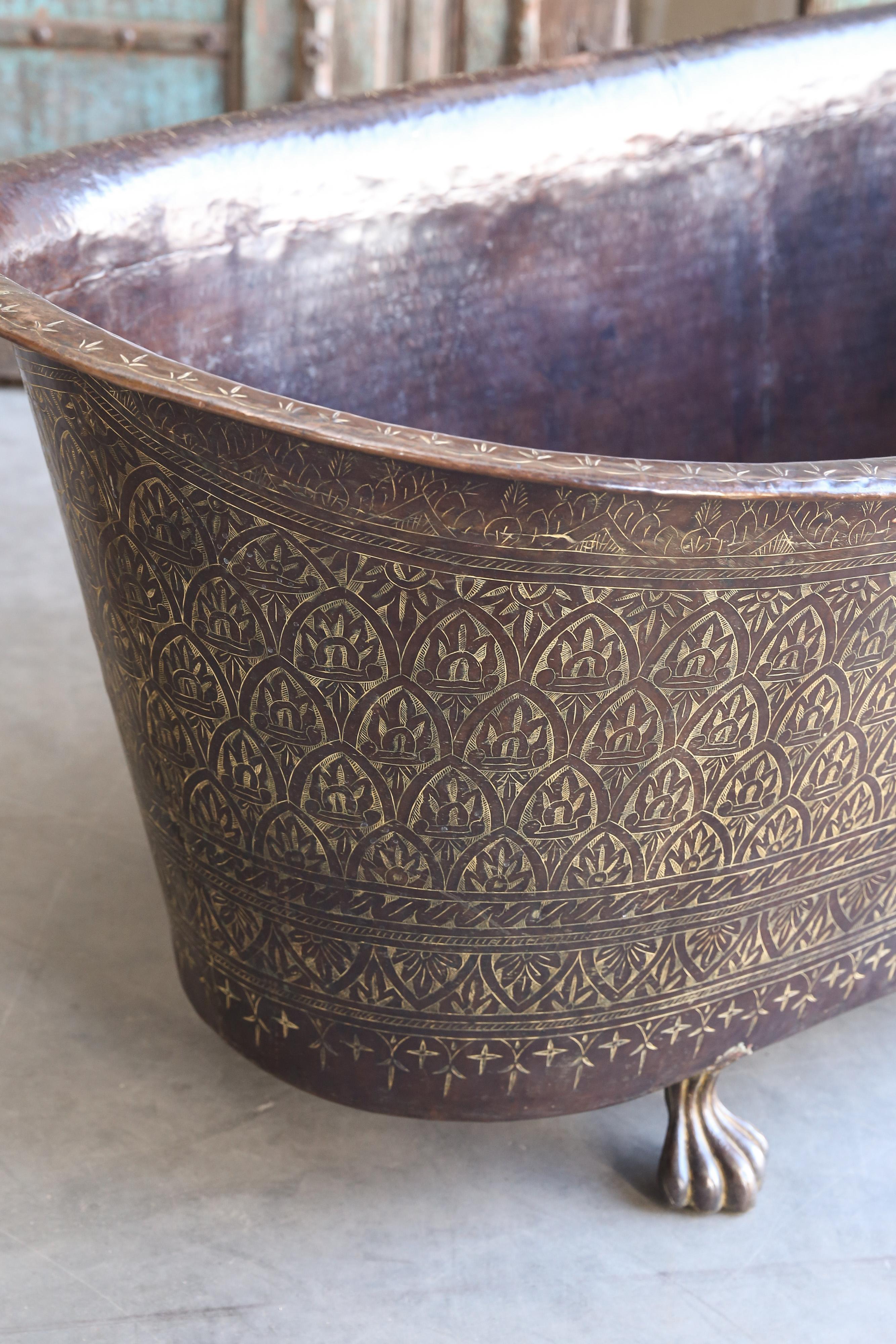 Mid-Century Modern Brass and Copper Alloy Hand Hammered Ornate Bath Tub 2