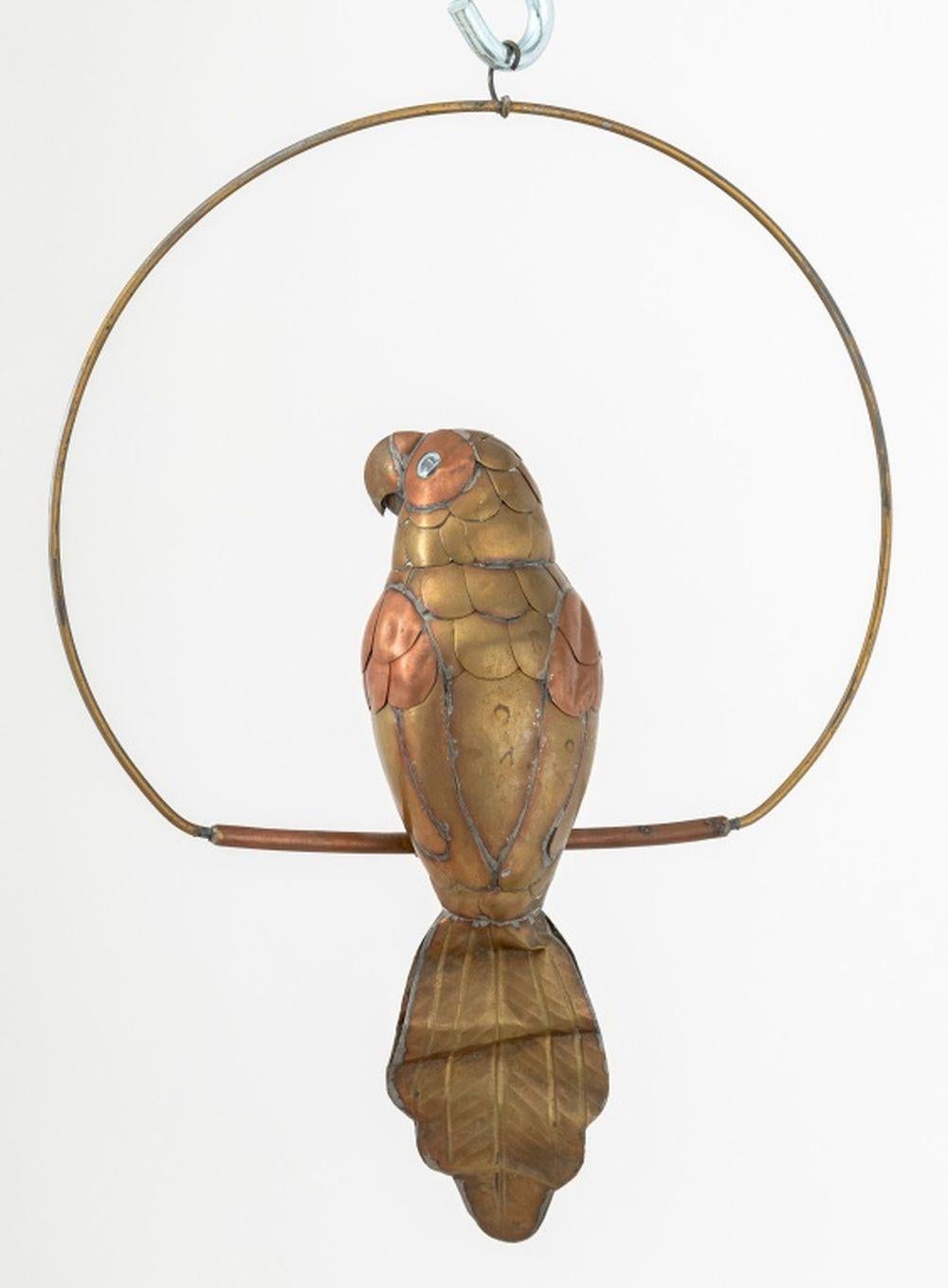 20ième siècle Perroquet en cuivre et laiton de style moderne du milieu du siècle en vente