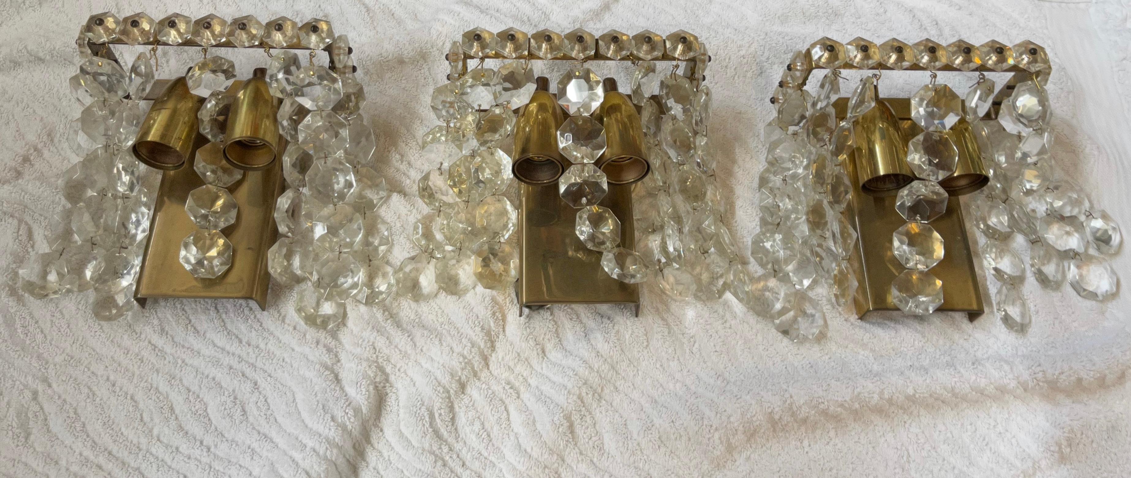 Appliques murales en laiton et verre de cristal, Italie, années 1960 / Lot de 3 en vente 7