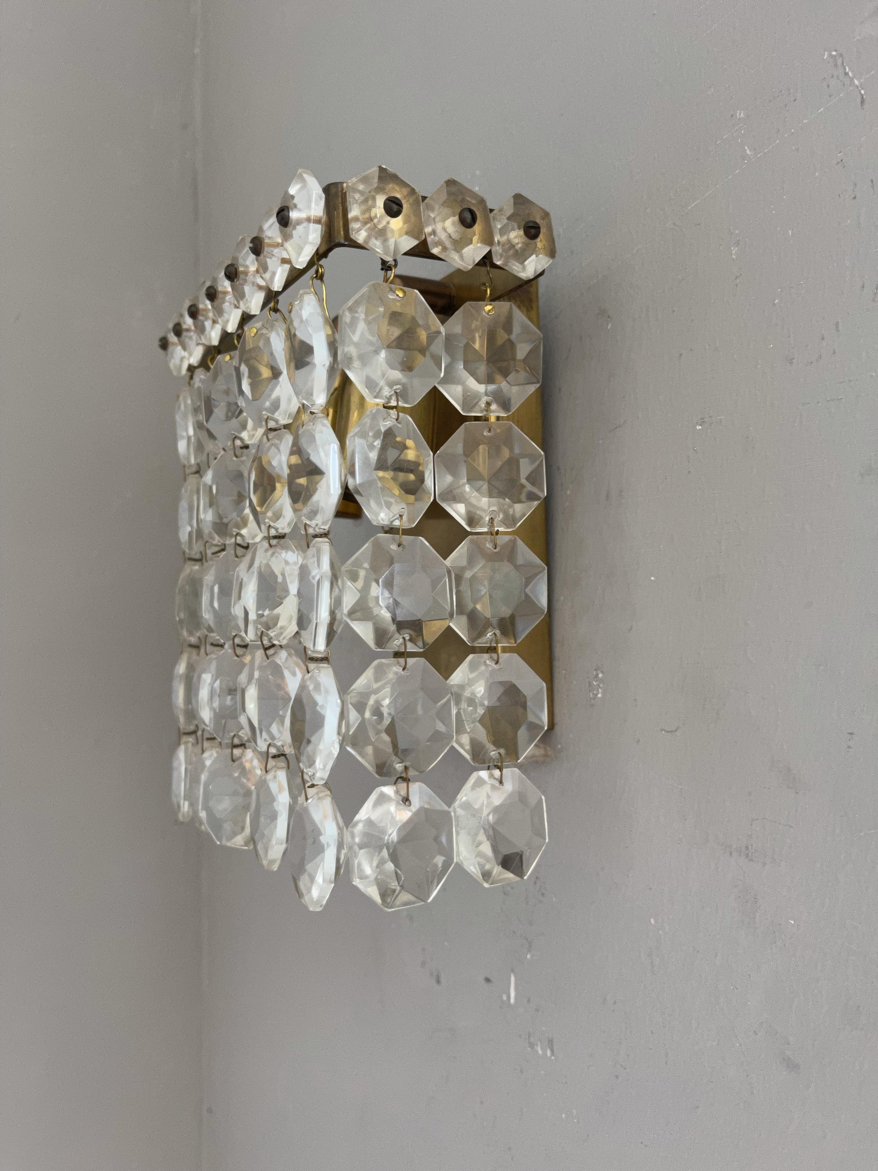 Fait main Appliques murales en laiton et verre de cristal, Italie, années 1960 / Lot de 3 en vente