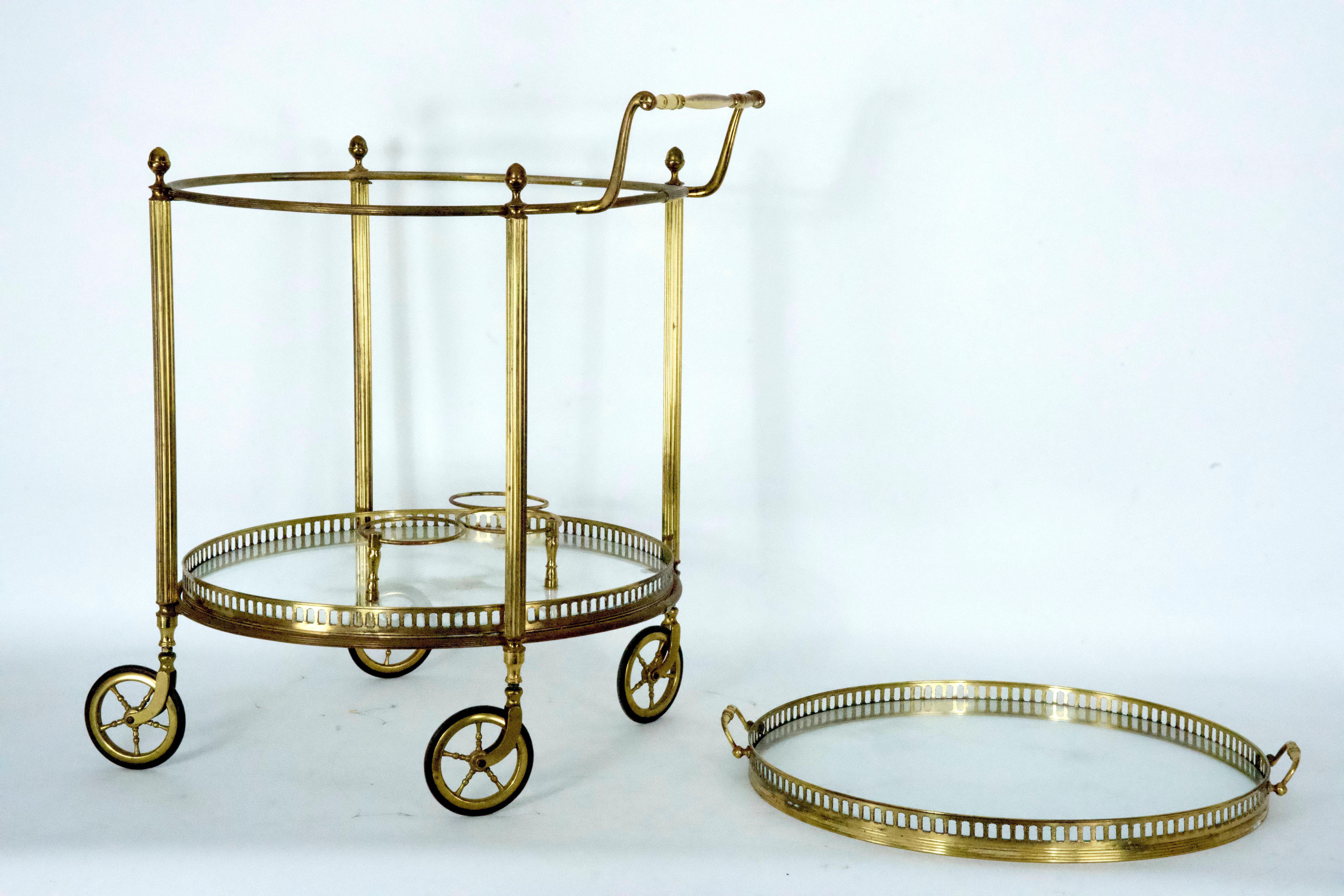 Chariot de bar en laiton et verre, The Moderns, Cesare Lacca, Italie, années 1950. en vente 6