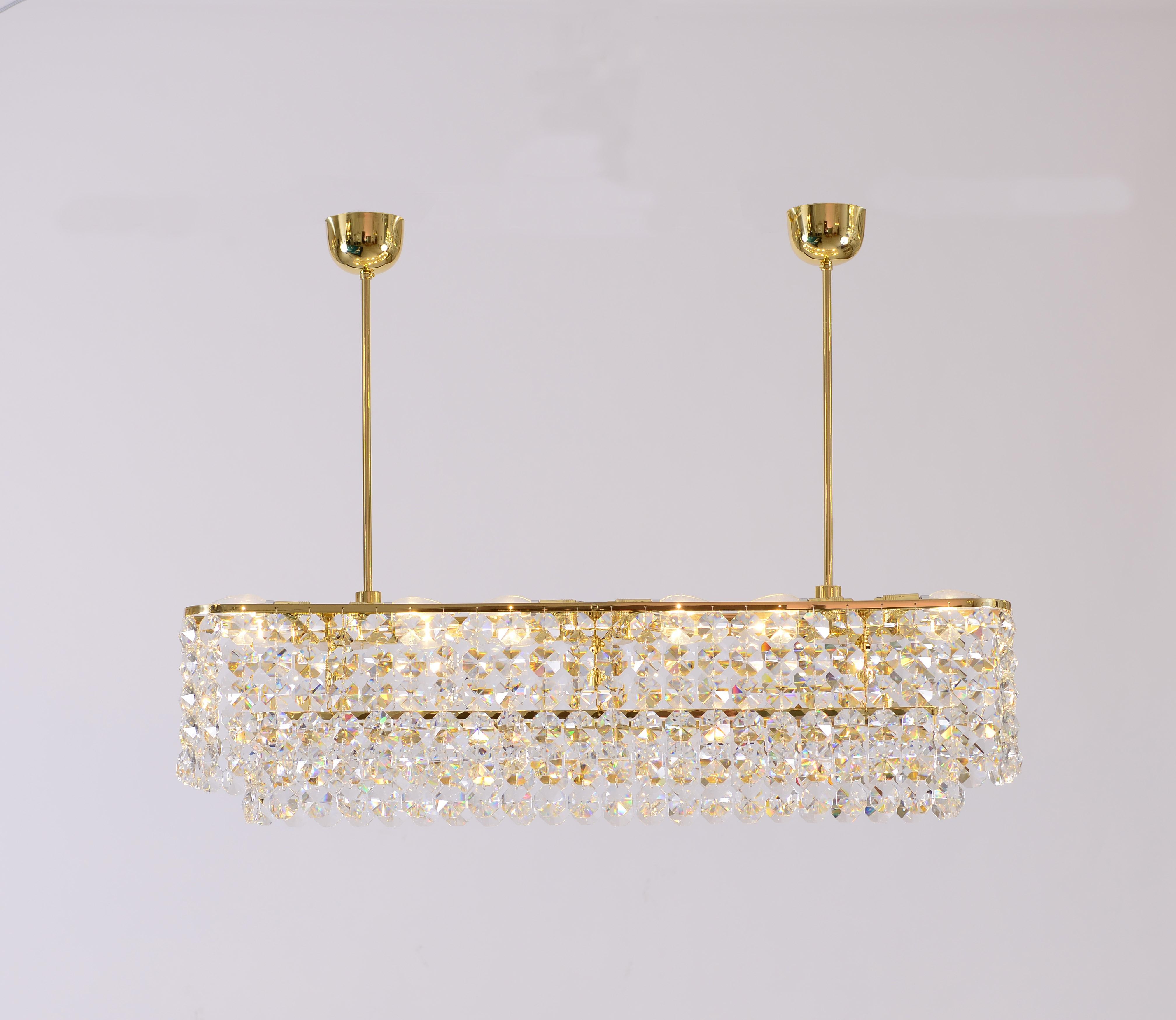 A very elegant handmade chandelier in the style of the 1960ies in Vienna, total drop custom!
This chandelier is customizable.
All components according to the UL regulations, with an additional charge we will UL-list and label our fixtures.