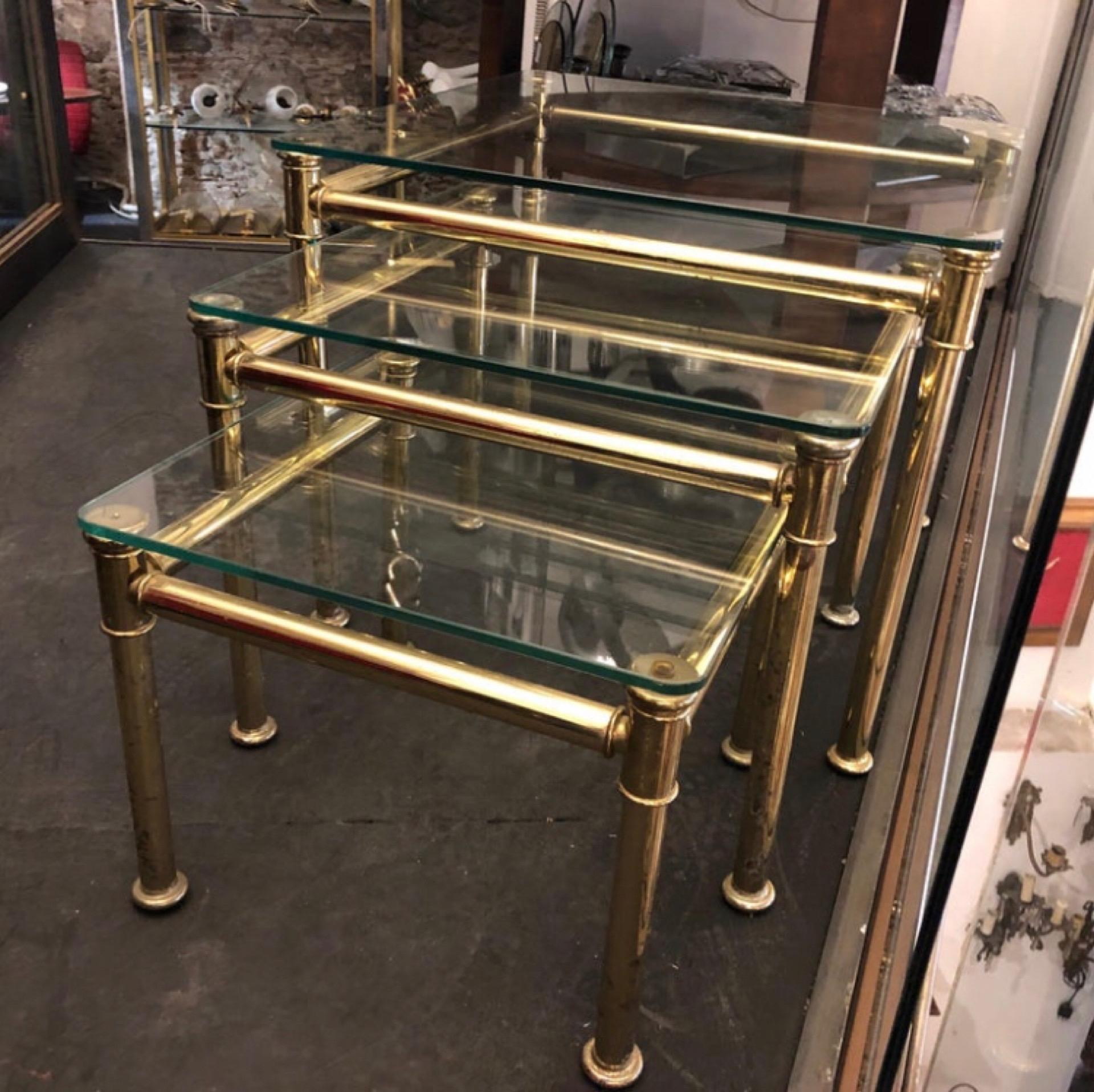 Three 1960s Mid-Century Modern Brass and Glass Italian Nesting Square Tables For Sale 1