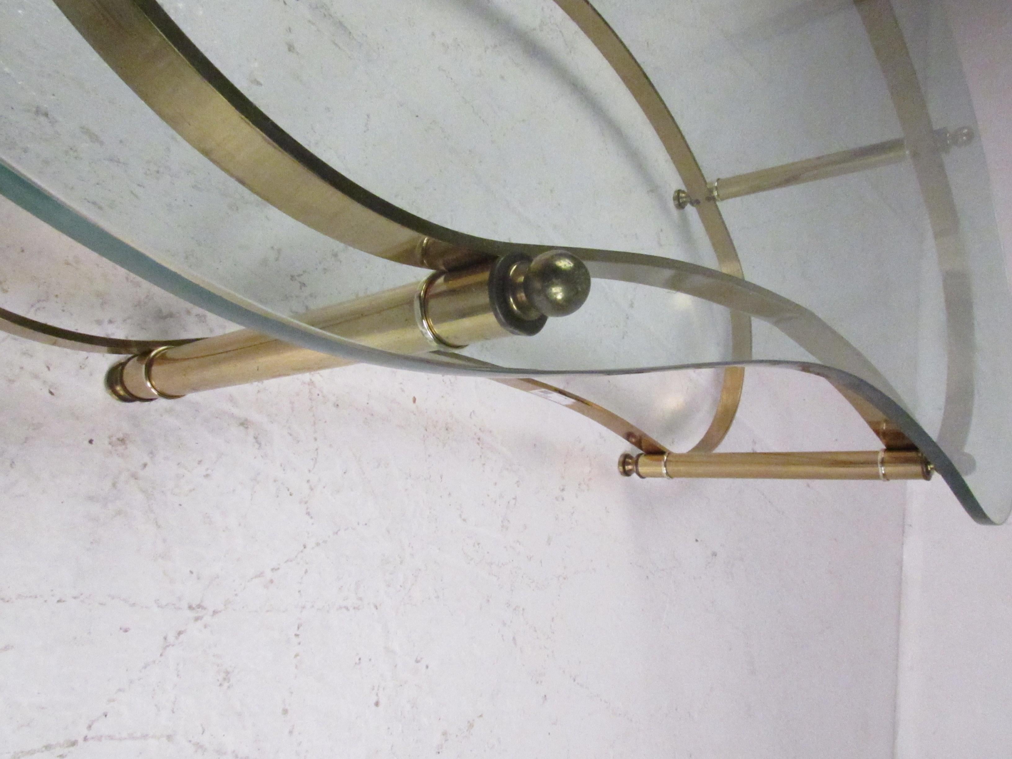 Moderner Couchtisch aus Messing und Glas in Knochenform aus der Mitte des Jahrhunderts 6
