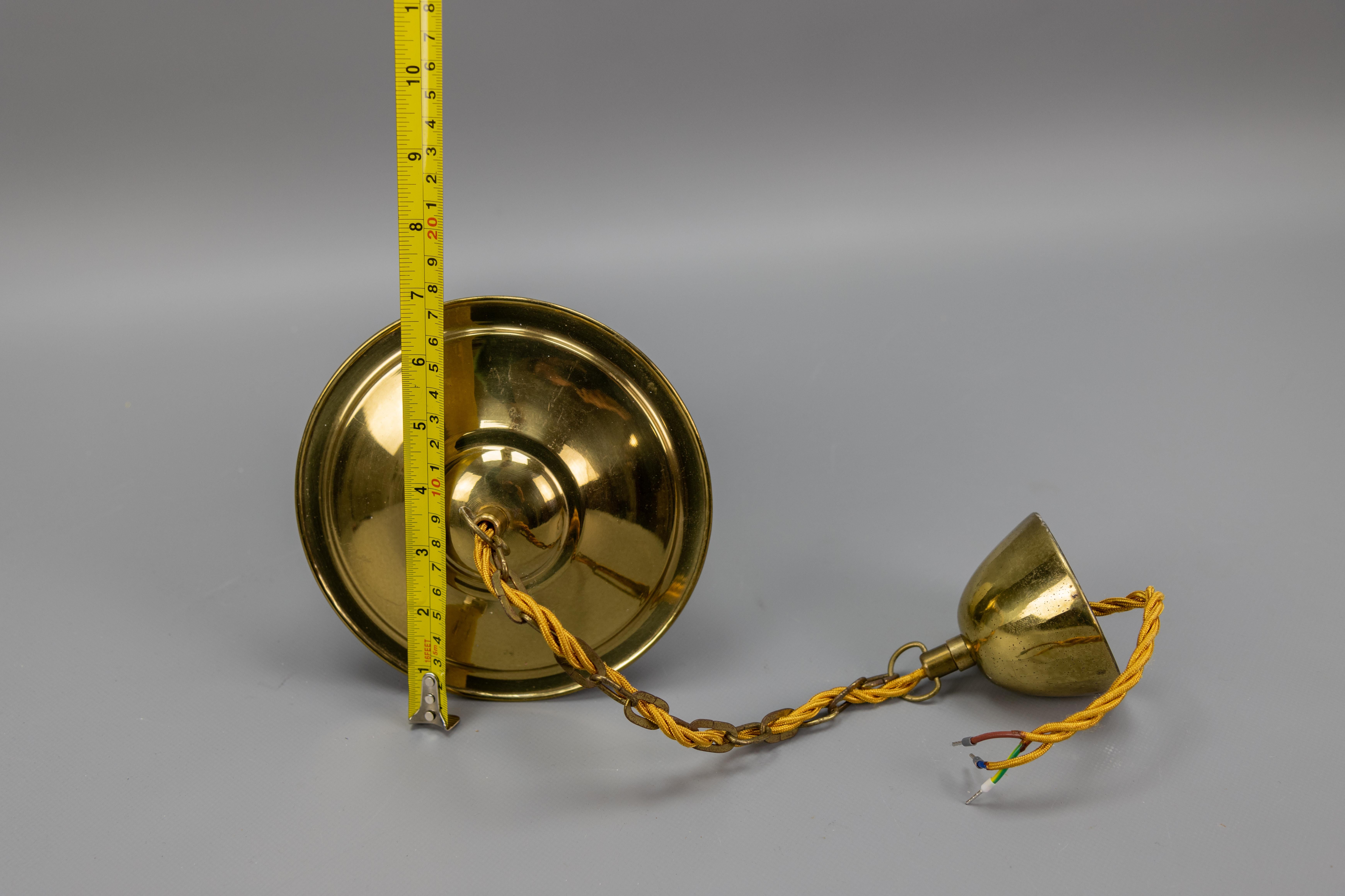 Lampada a sospensione a forma di lanterna in ottone e vetro della modernità di metà secolo, Germania, anni '50 in vendita 12