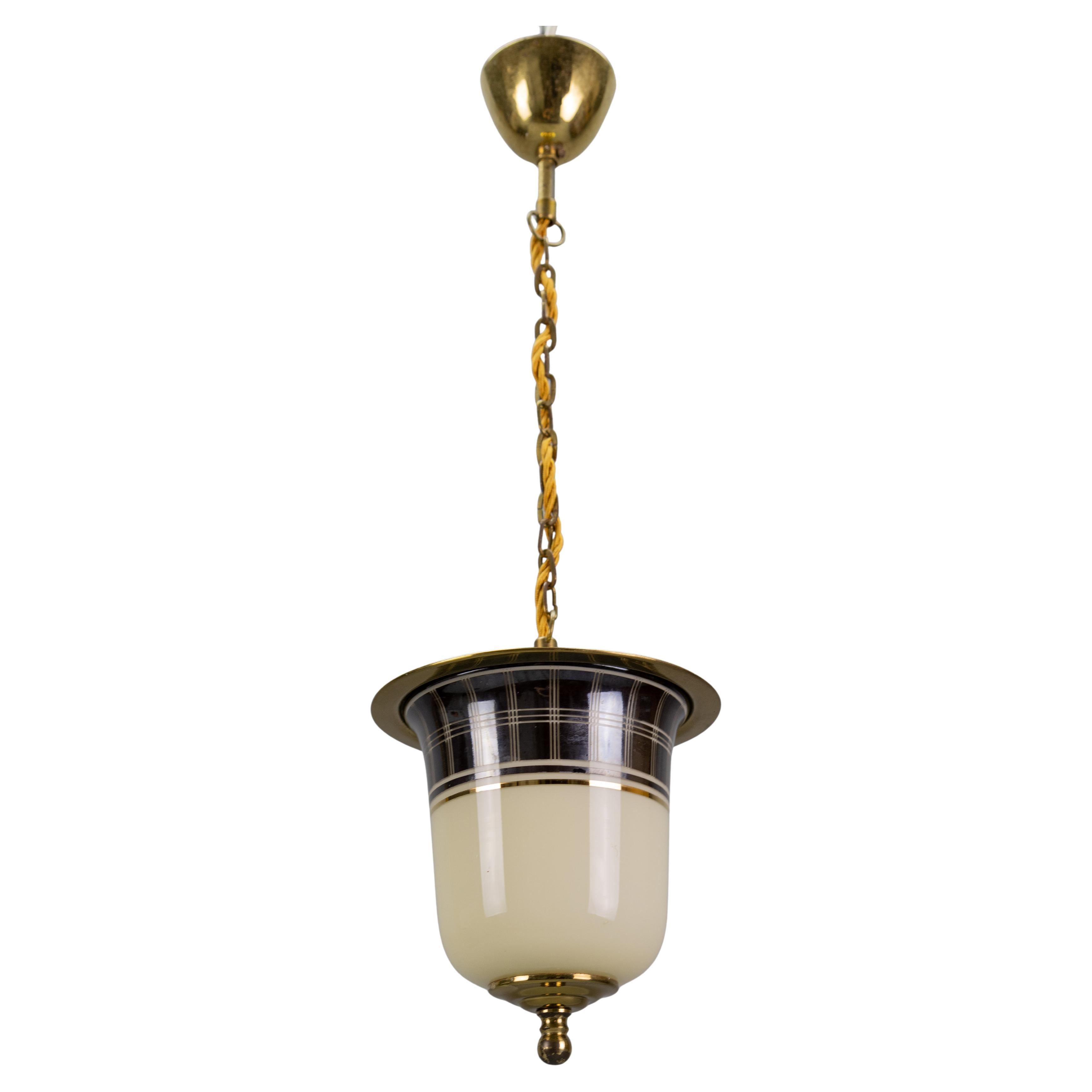 Lampada a sospensione a forma di lanterna in ottone e vetro della modernità di metà secolo, Germania, anni '50 in vendita