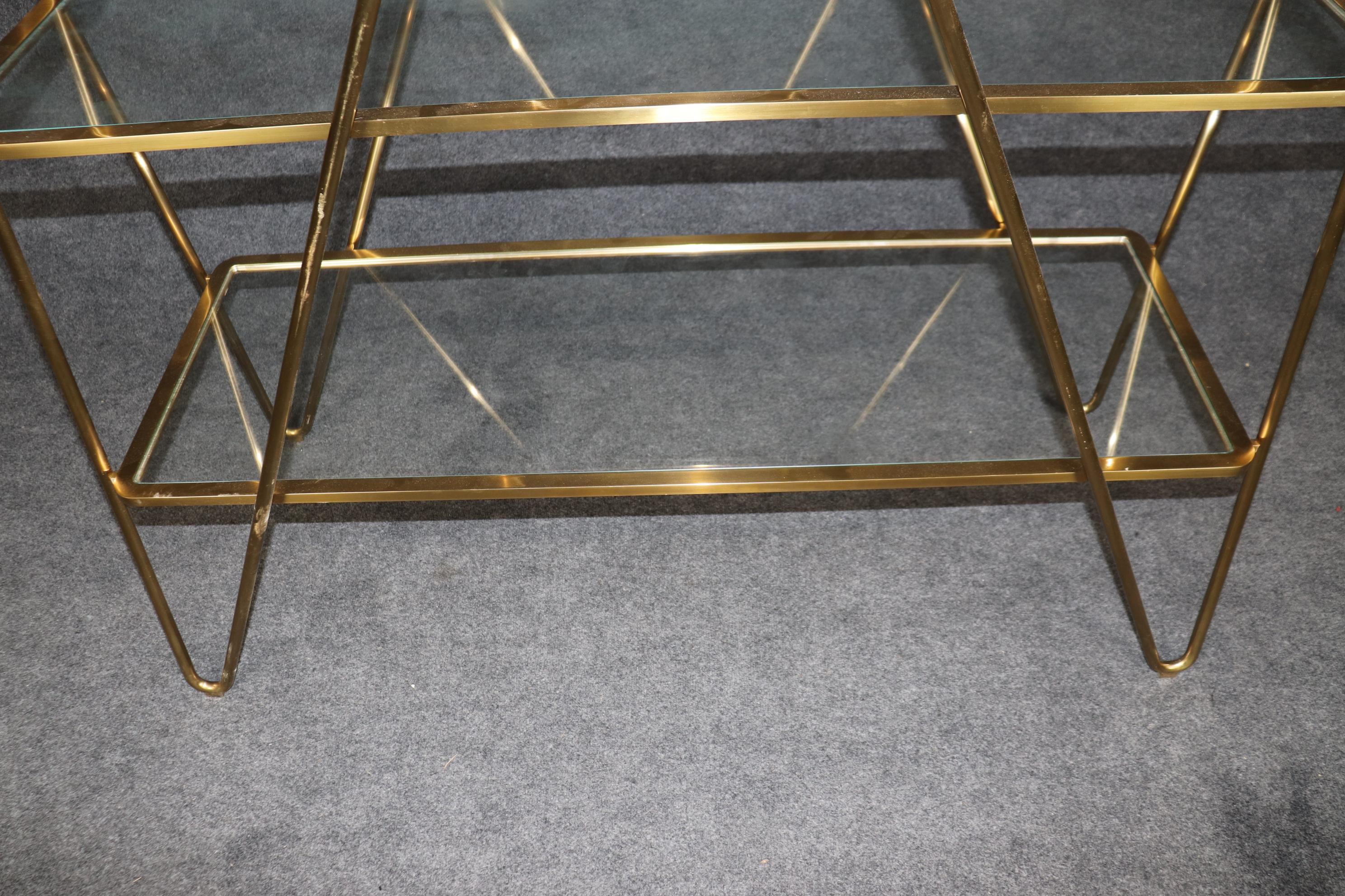 Mid Century Modern Messing und Glas Niedrige Etagere Zwei von Zwei im Angebot 1