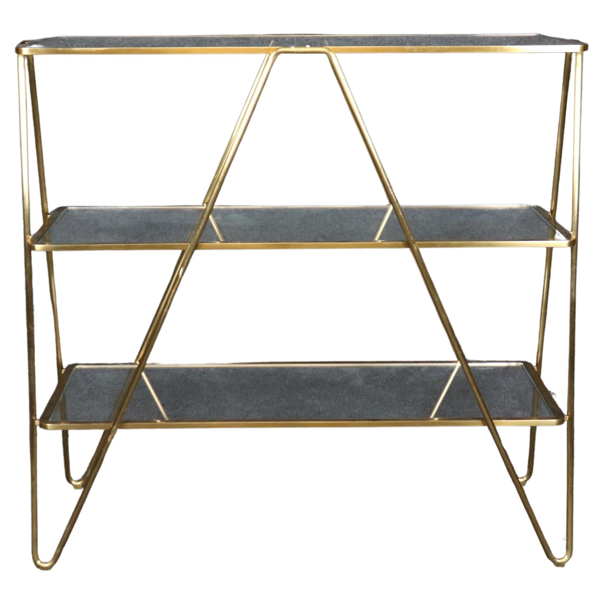 Mid Century Modern Messing und Glas Niedrige Etagere Zwei von Zwei im Angebot