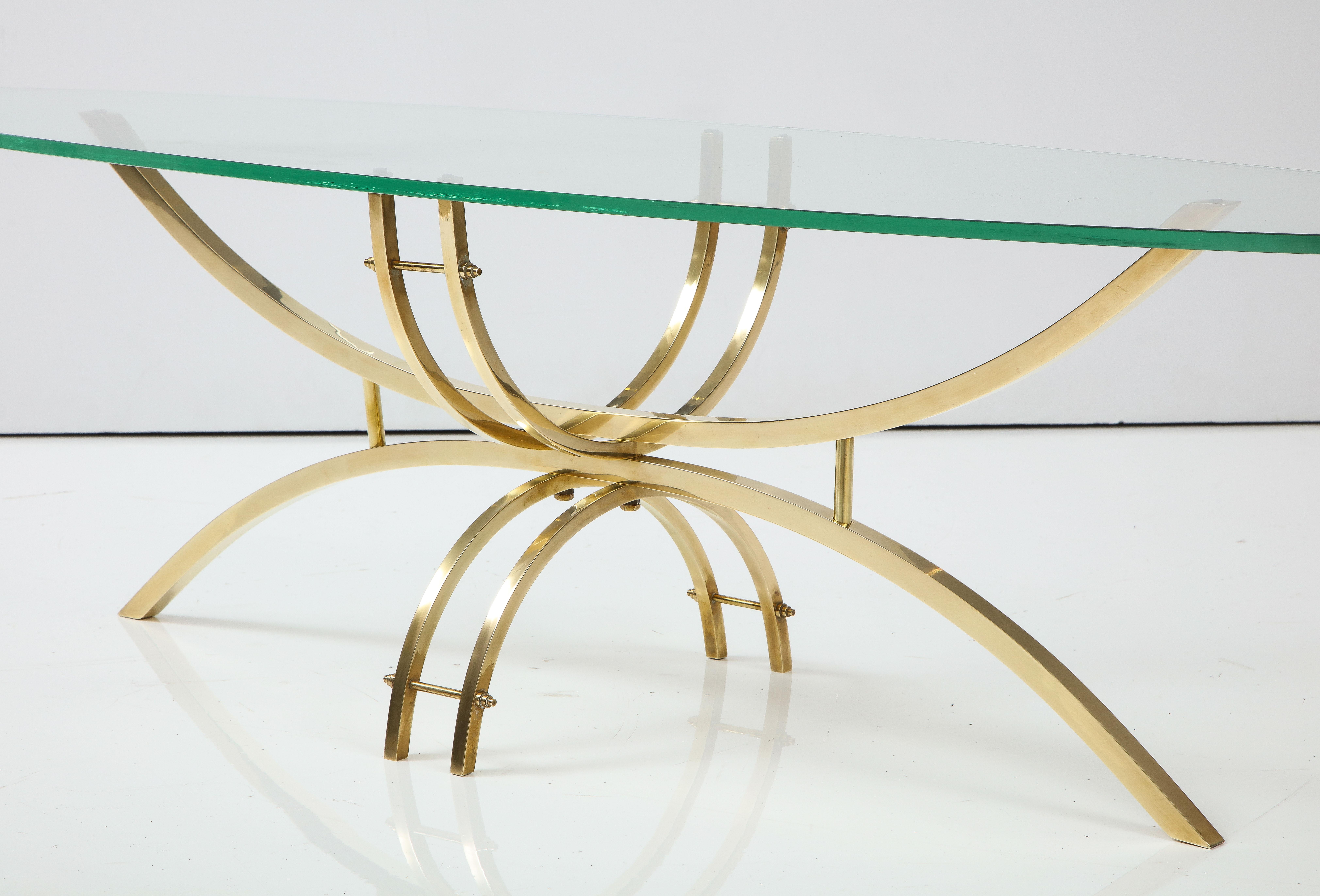 Mid-Century Modern Brass And Glass Oval Coffee Table 7