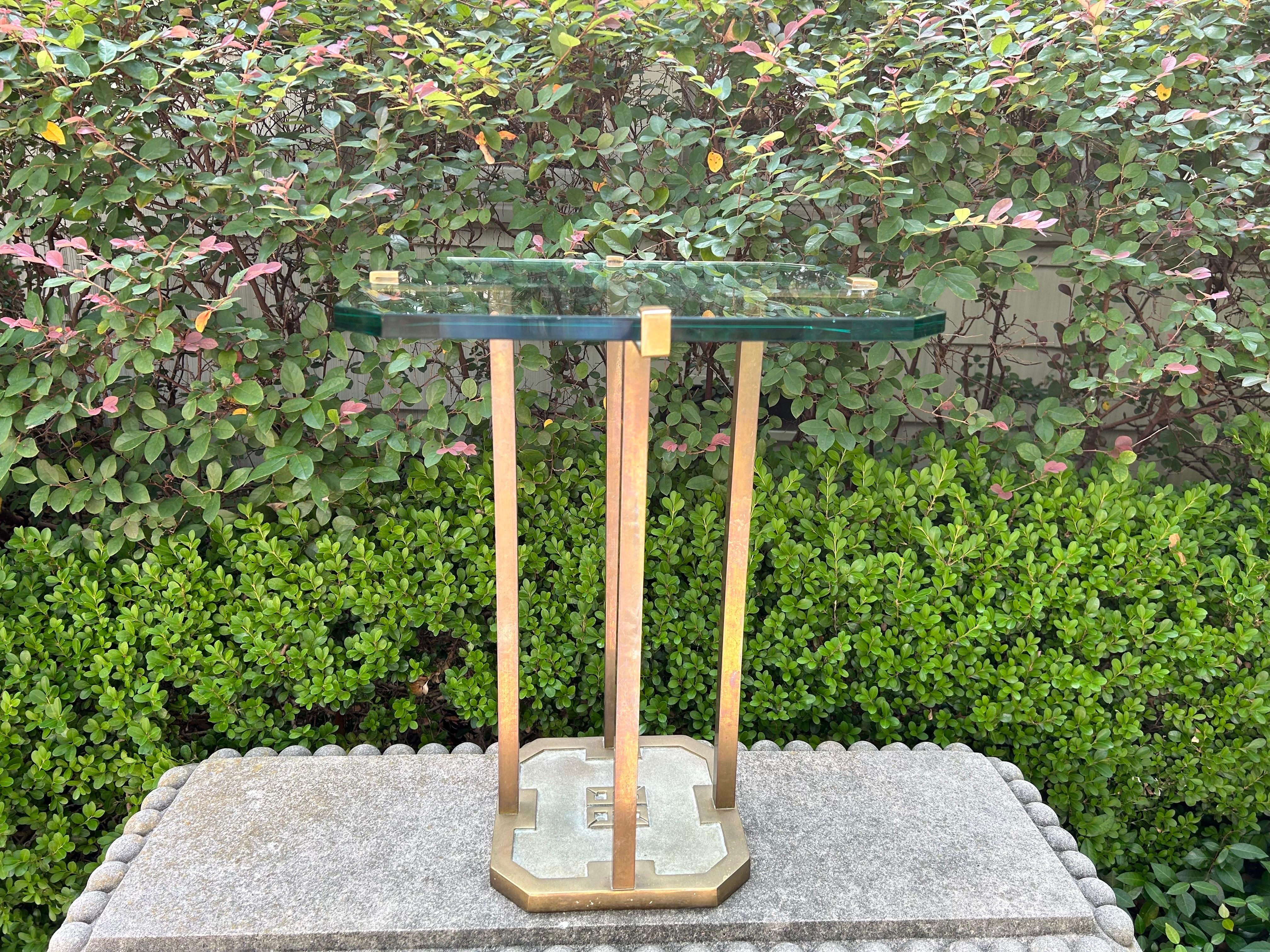 Mid Century Modern Brass And Glass Table By Peter Ghyczy.
Our handsome mid century modern brass table, model T18 by Peter Ghyczy is the perfect side table, gueridon, drink table or cigarette table has a great geometric design with the original thick