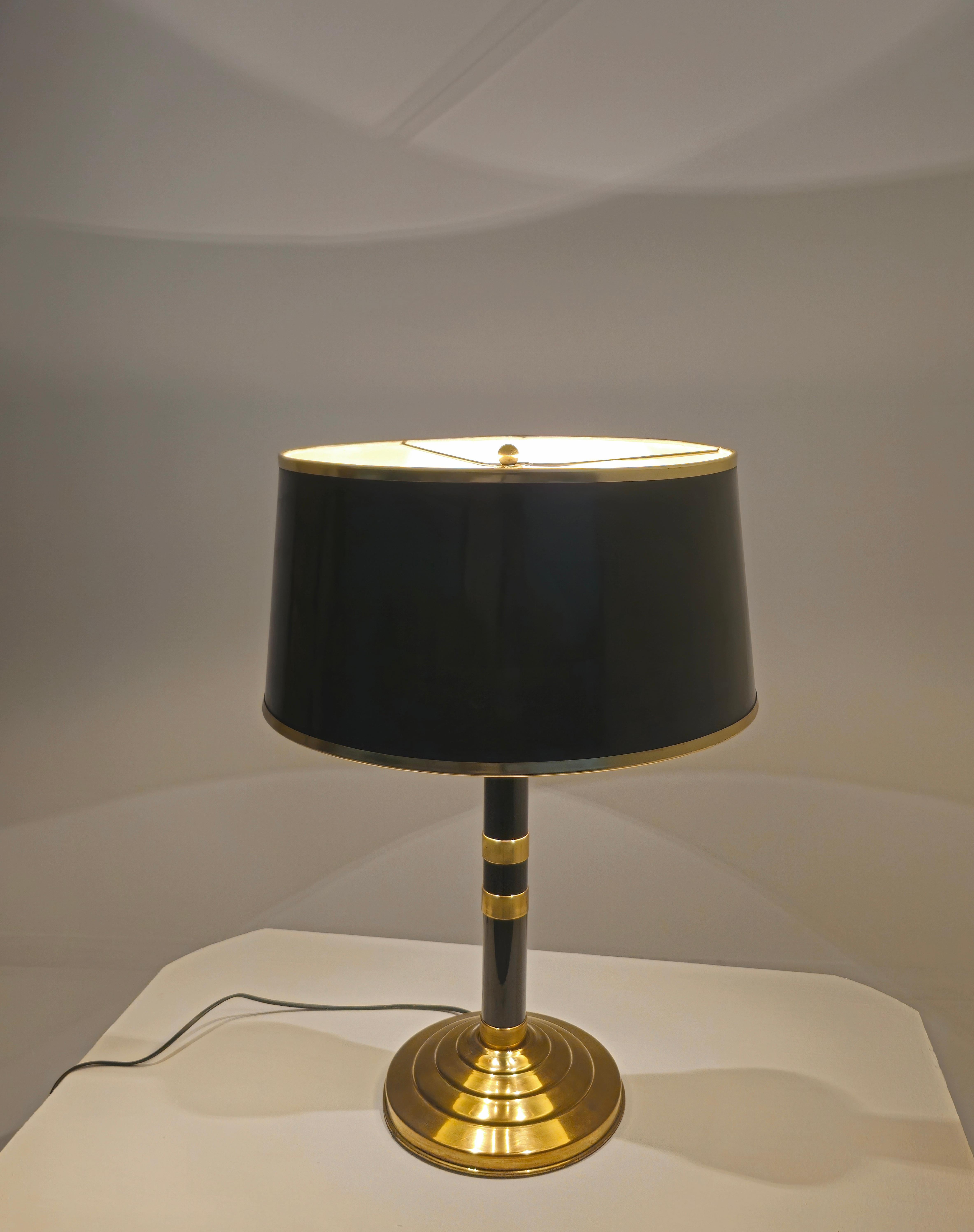 Lampada da tavolo di metà secolo in ottone e vetro regolabile in nero Design/One anni '60 in vendita 2