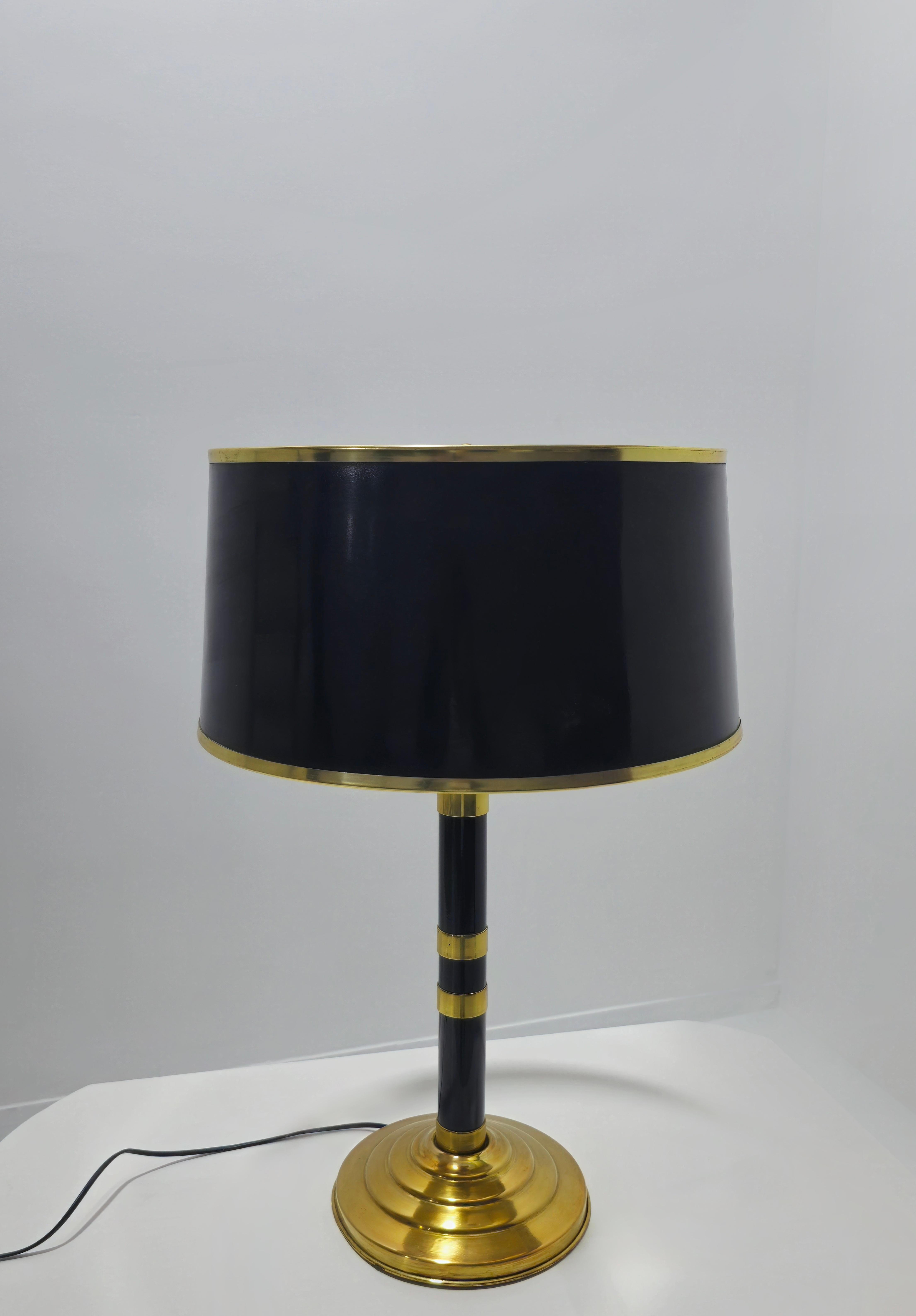 Lampada da tavolo di metà secolo in ottone e vetro regolabile in nero Design/One anni '60 in vendita 5