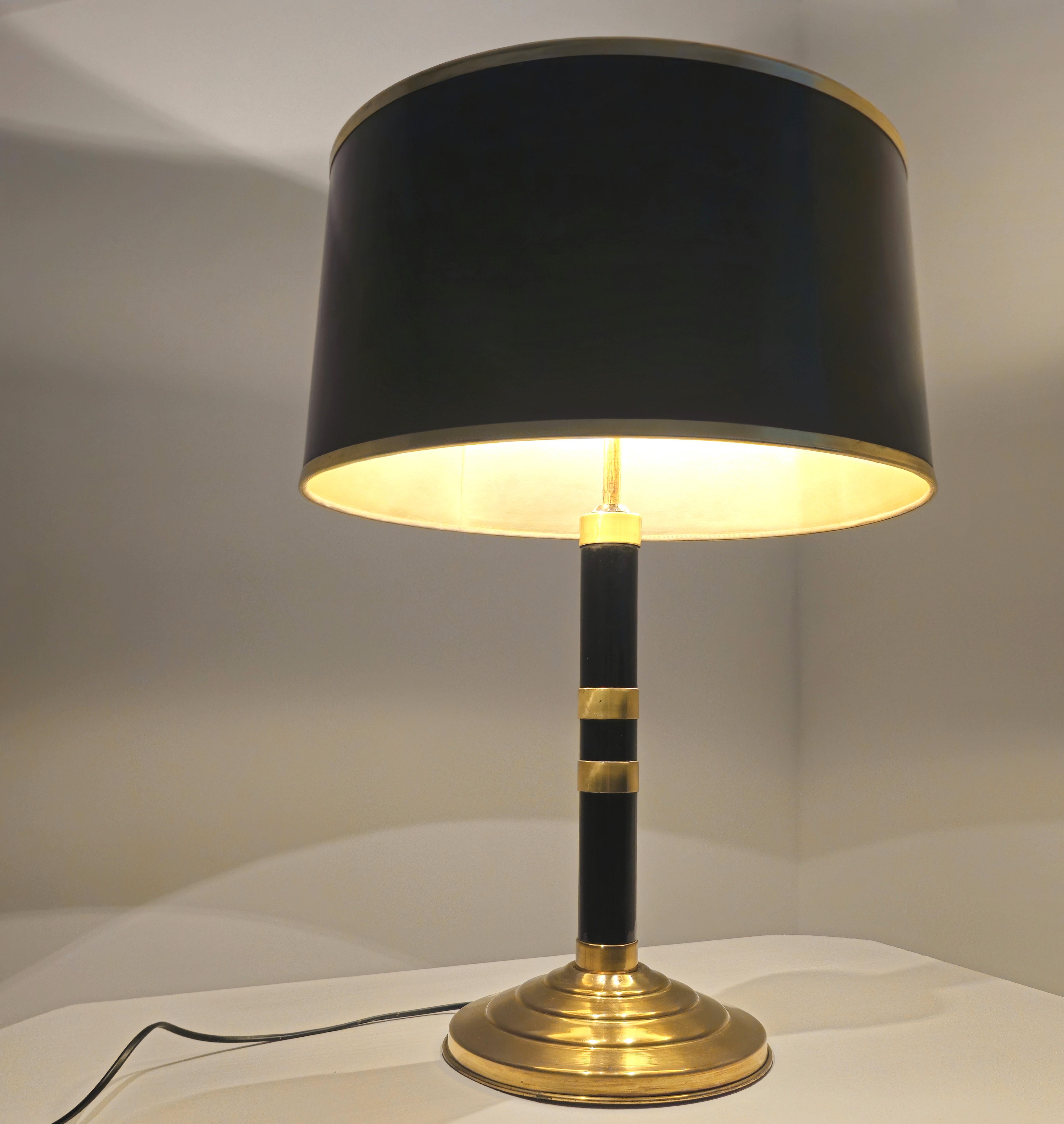 Lampada da tavolo di metà secolo in ottone e vetro regolabile in nero Design/One anni '60 in vendita 7