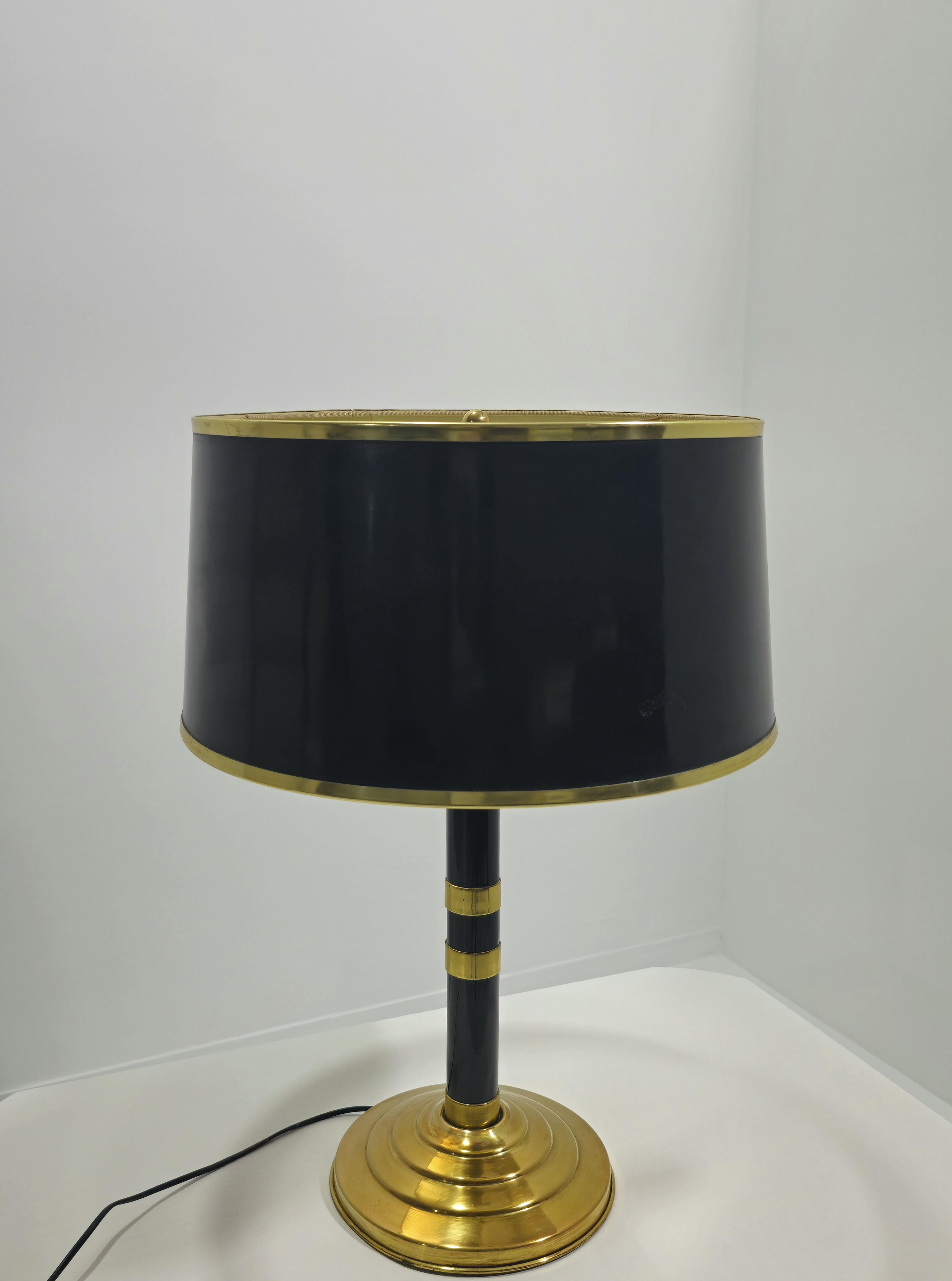 Lampada da tavolo di metà secolo in ottone e vetro regolabile in nero Design/One anni '60 in vendita 10
