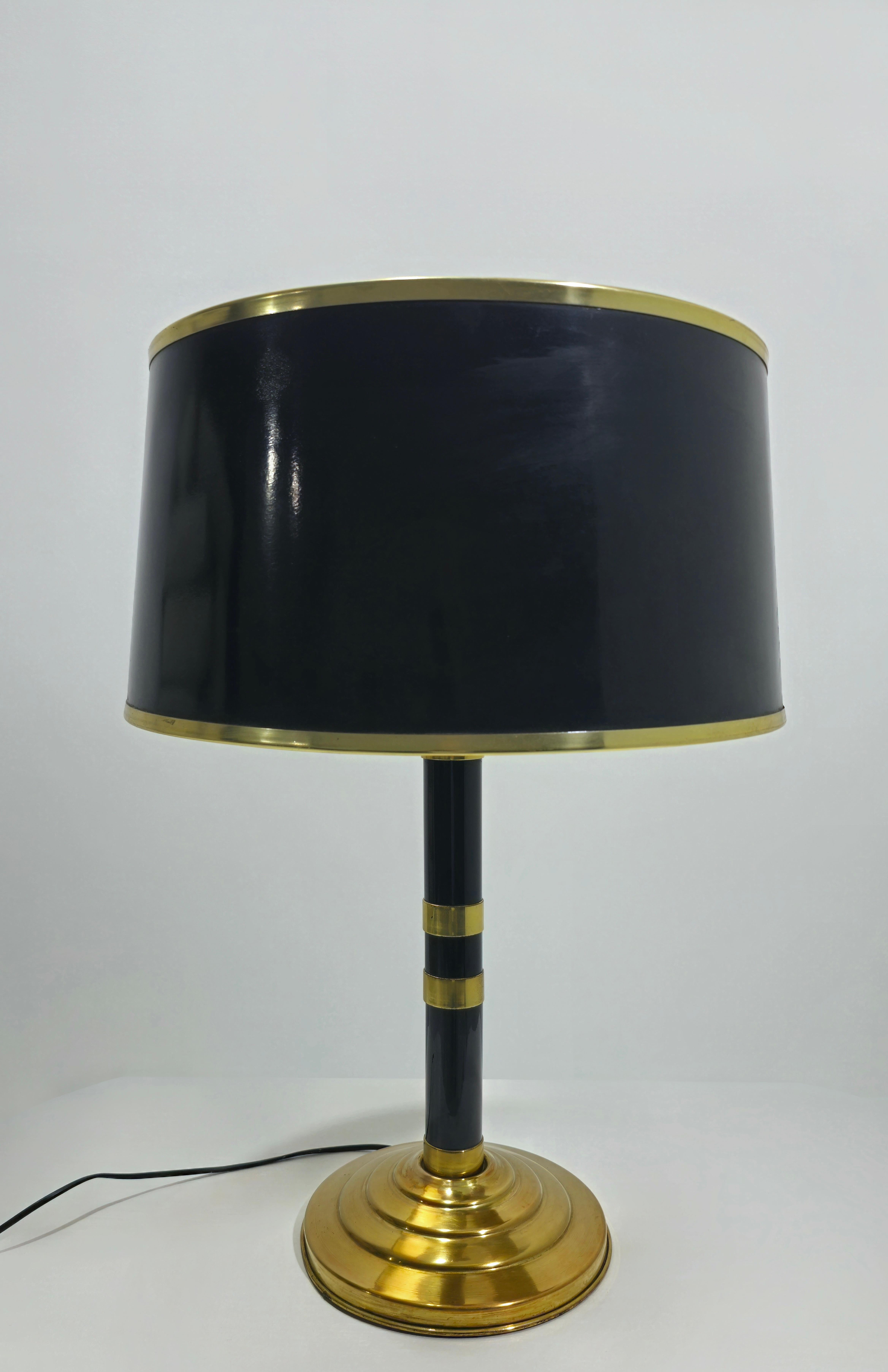 Ottone Lampada da tavolo di metà secolo in ottone e vetro regolabile in nero Design/One anni '60 in vendita