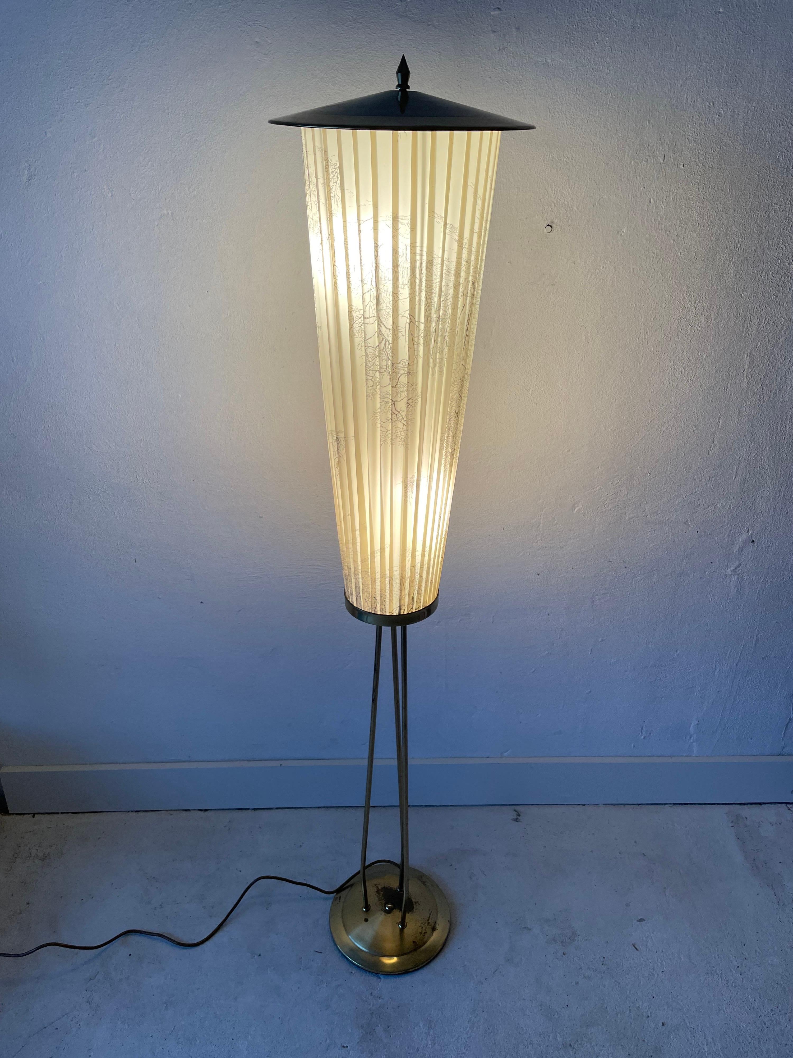 Mid-Century Modern Brass and Illustrated Fabric Floor Lamp, 1950s, Germany For Sale 9