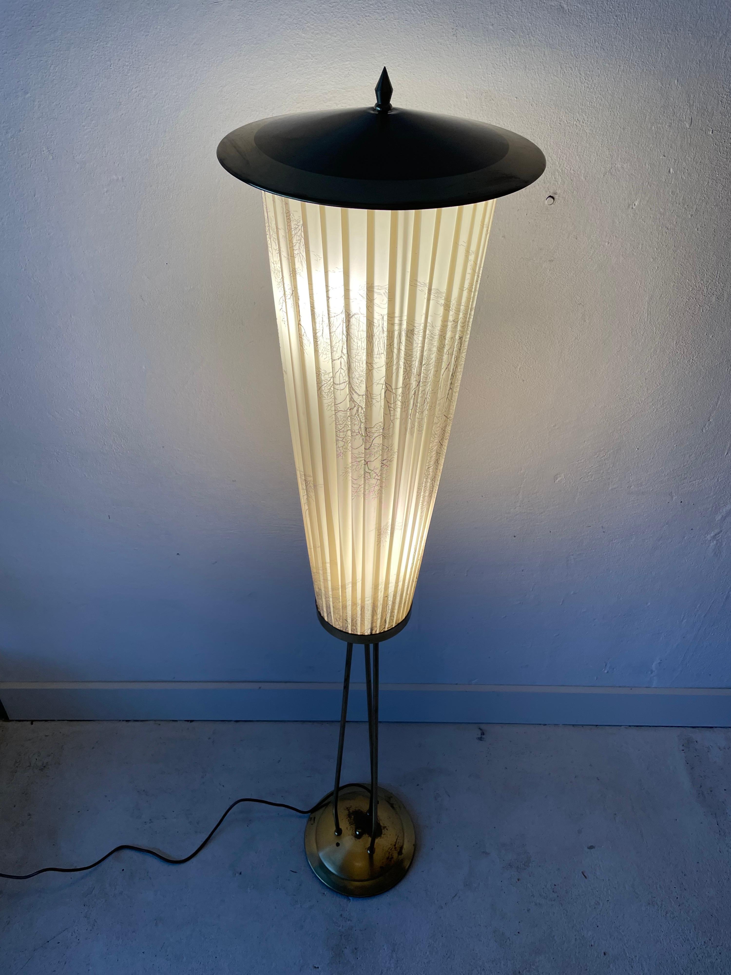 Moderne Stehlampe aus Messing und illustriertem Stoff aus der Mitte des Jahrhunderts, 1950er Jahre, Deutschland im Angebot 9