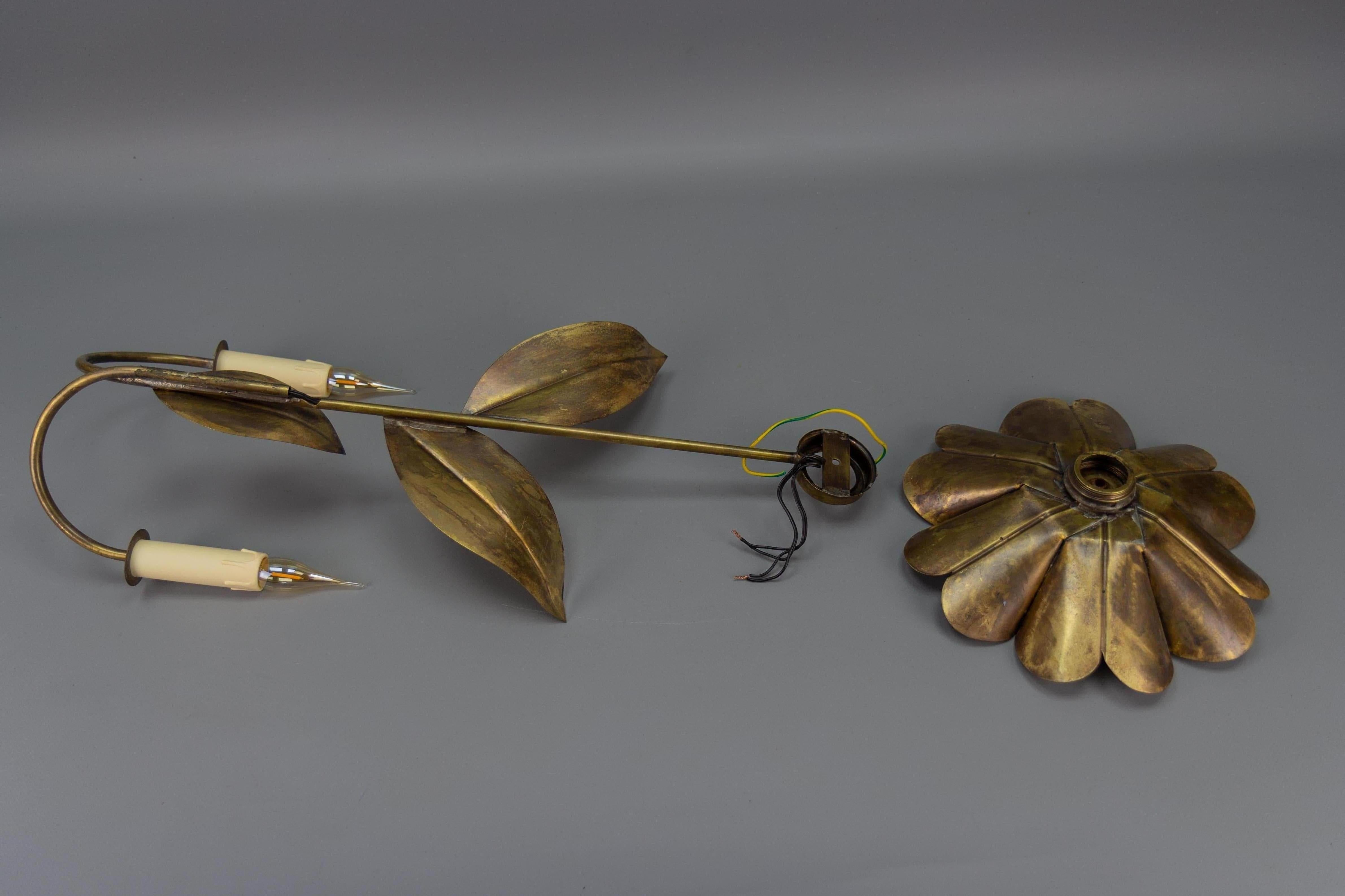 Mid-Century Modern Brass and Metal Flower-Shaped Twin Arm Sconce, France, 1950s For Sale 12