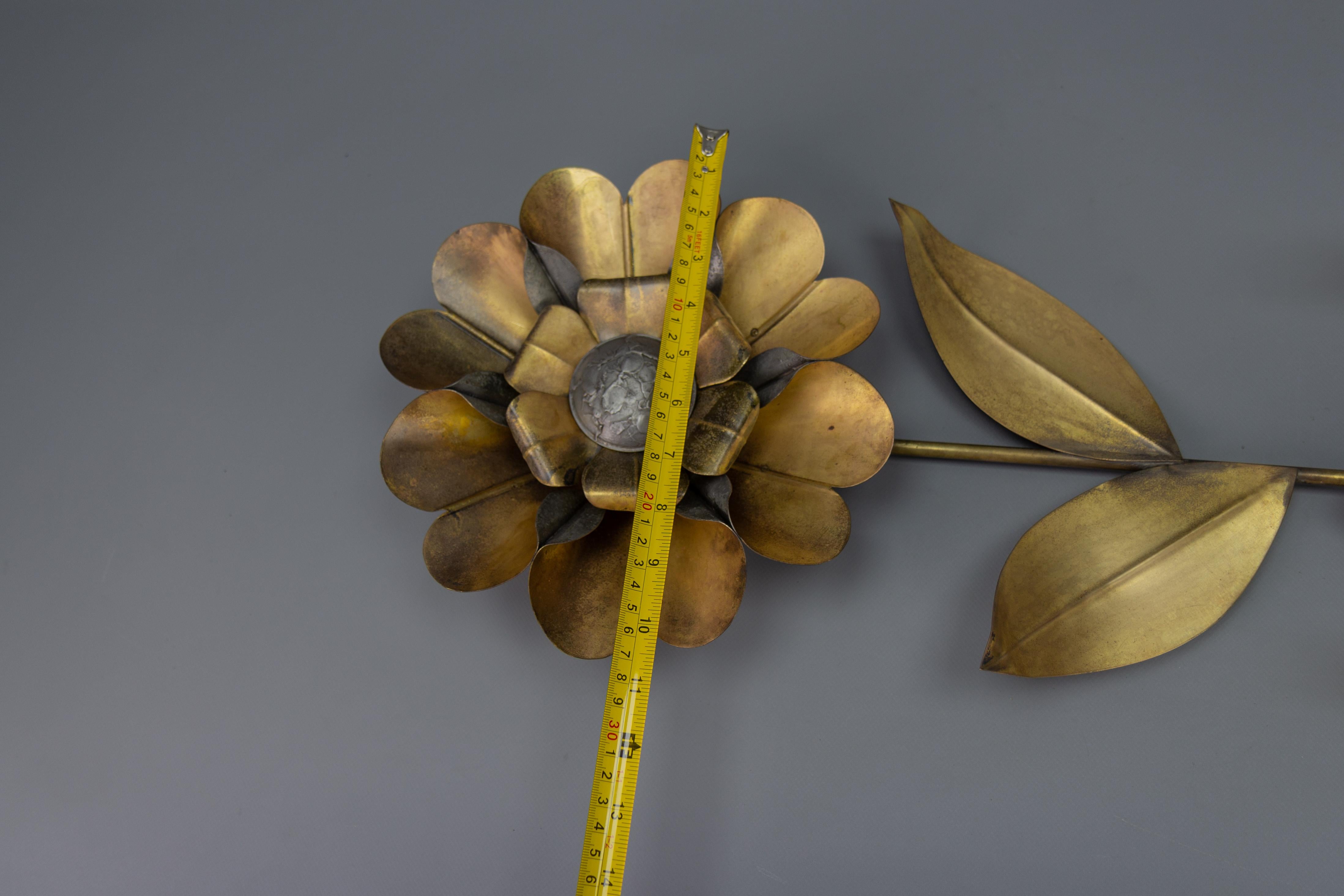 Mid-Century Modern Brass and Metal Flower-Shaped Twin Arm Sconce, France, 1950s For Sale 14