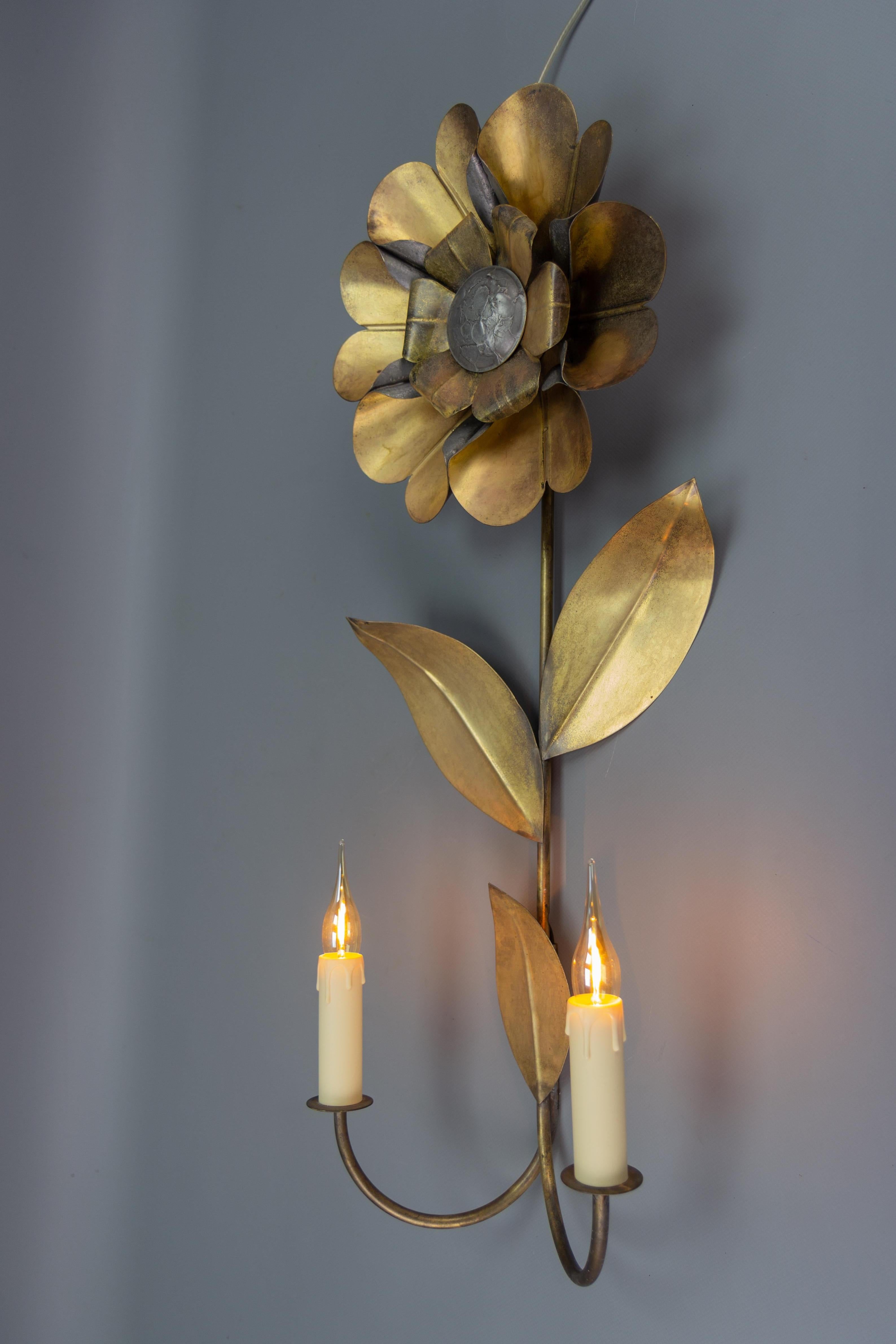Mid-20th Century Mid-Century Modern Brass and Metal Flower-Shaped Twin Arm Sconce, France, 1950s For Sale