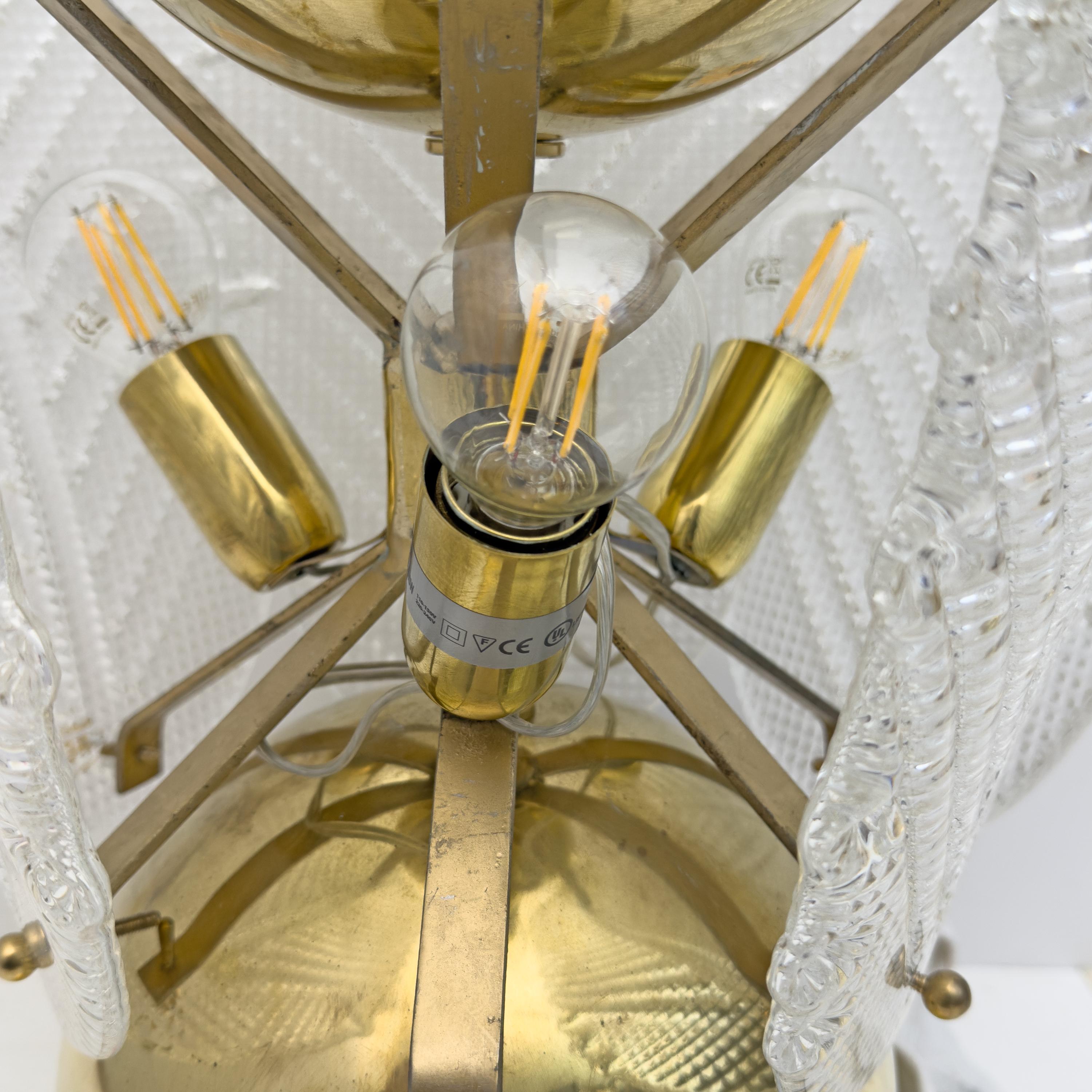 Mid-century Modern Brass and Murano Glass Big Table Lamp by Mazzega For Sale 2