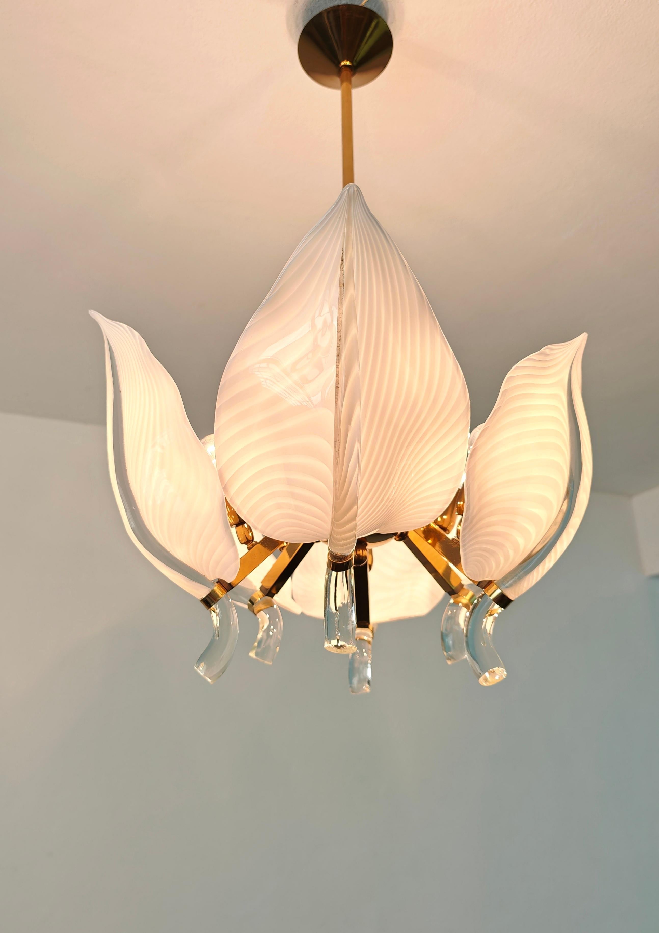 Lampadario a foglie in ottone e vetro di Murano della metà del secolo scorso Franco Luce Italia 70 in vendita 8