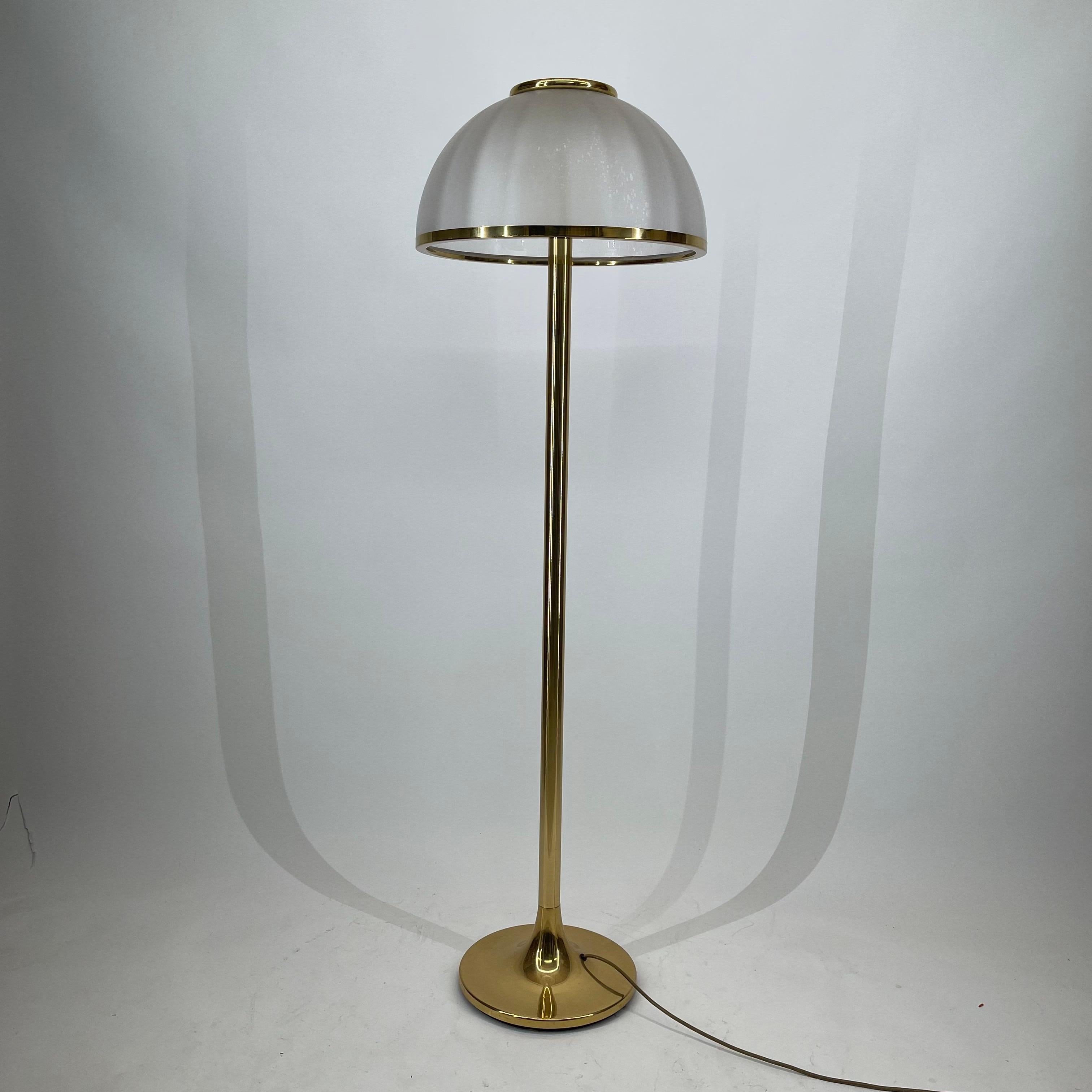 Mid-Century Modern Brass and Mushroom Floor Lamp by Fabbiani, Italy 1976  6