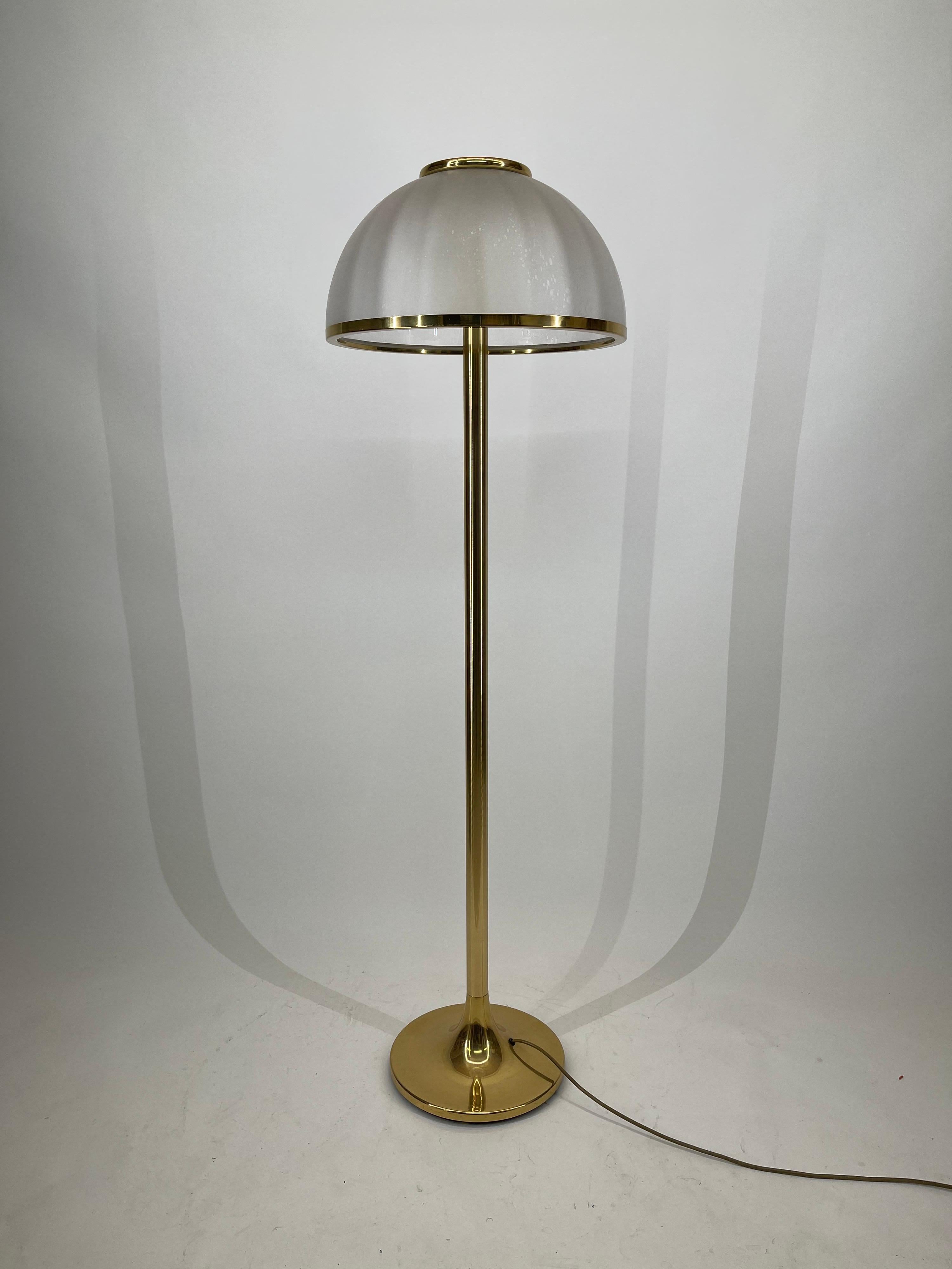 Mid-Century Modern brass and mushroom floor lamp by Fabbiani, Italy 1976.