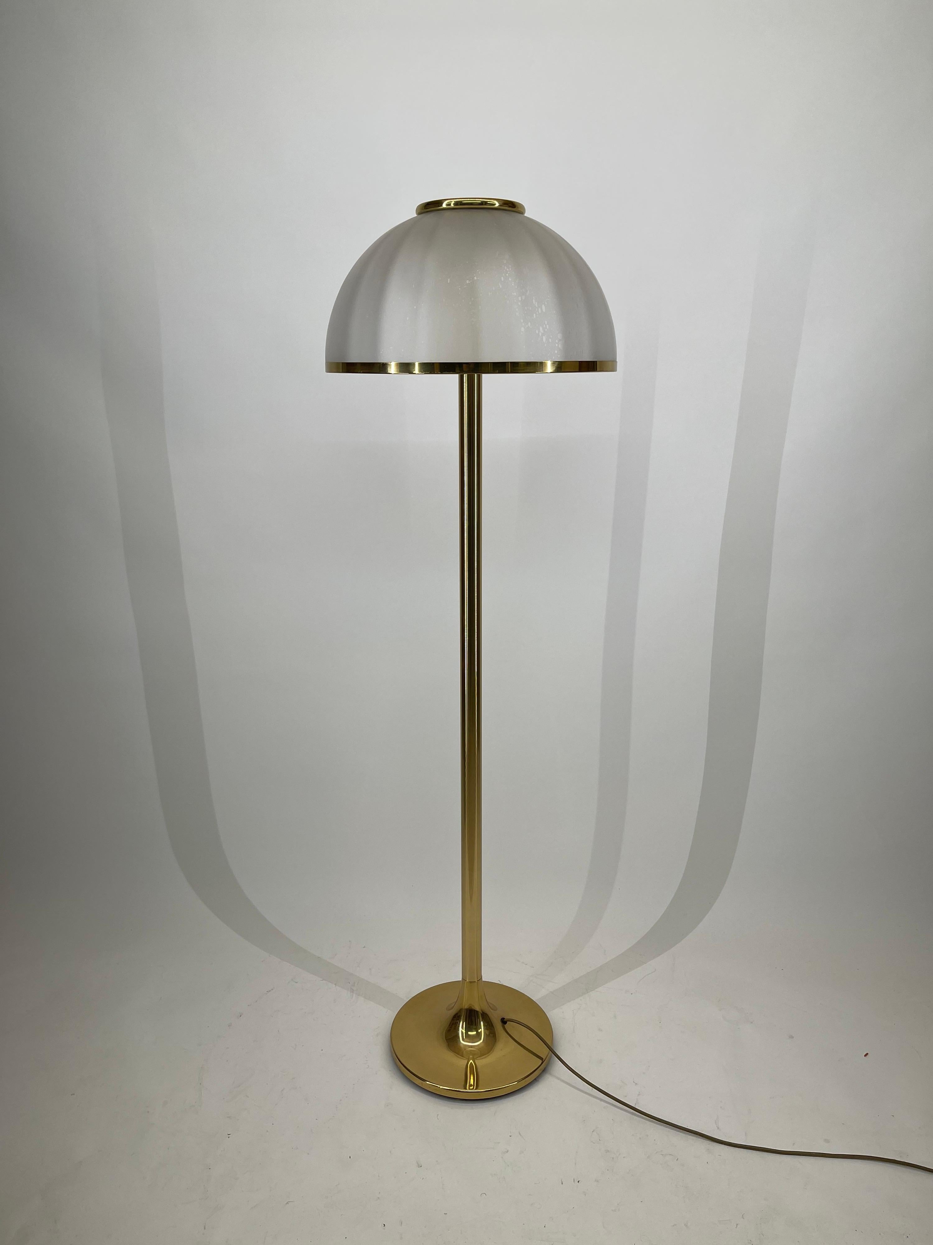 Italian Mid-Century Modern Brass and Mushroom Floor Lamp by Fabbiani, Italy 1976 
