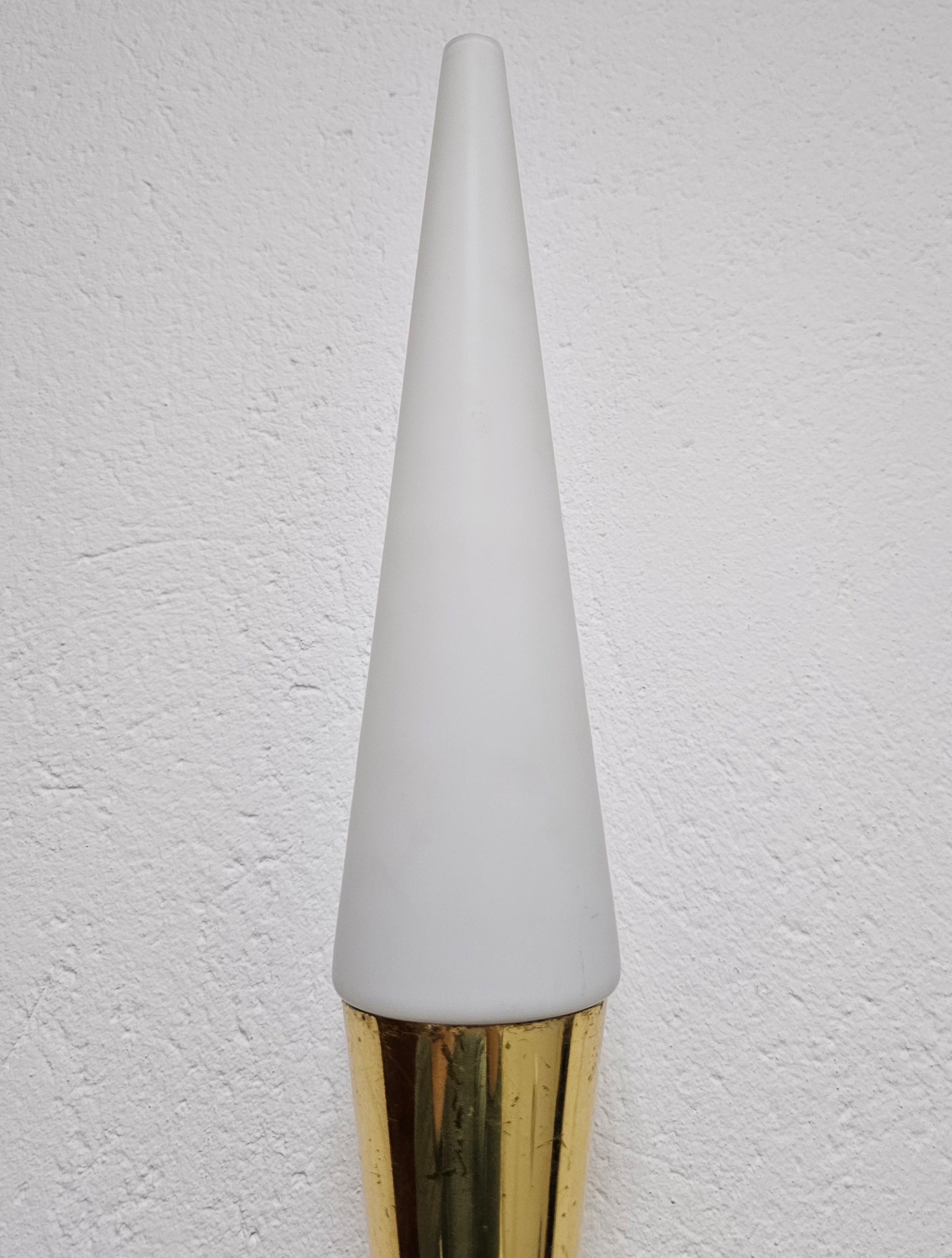 Appliques modernes du milieu du siècle dernier en laiton et verre opalin de Limburg, W. Allemagne, années 1960 en vente 1