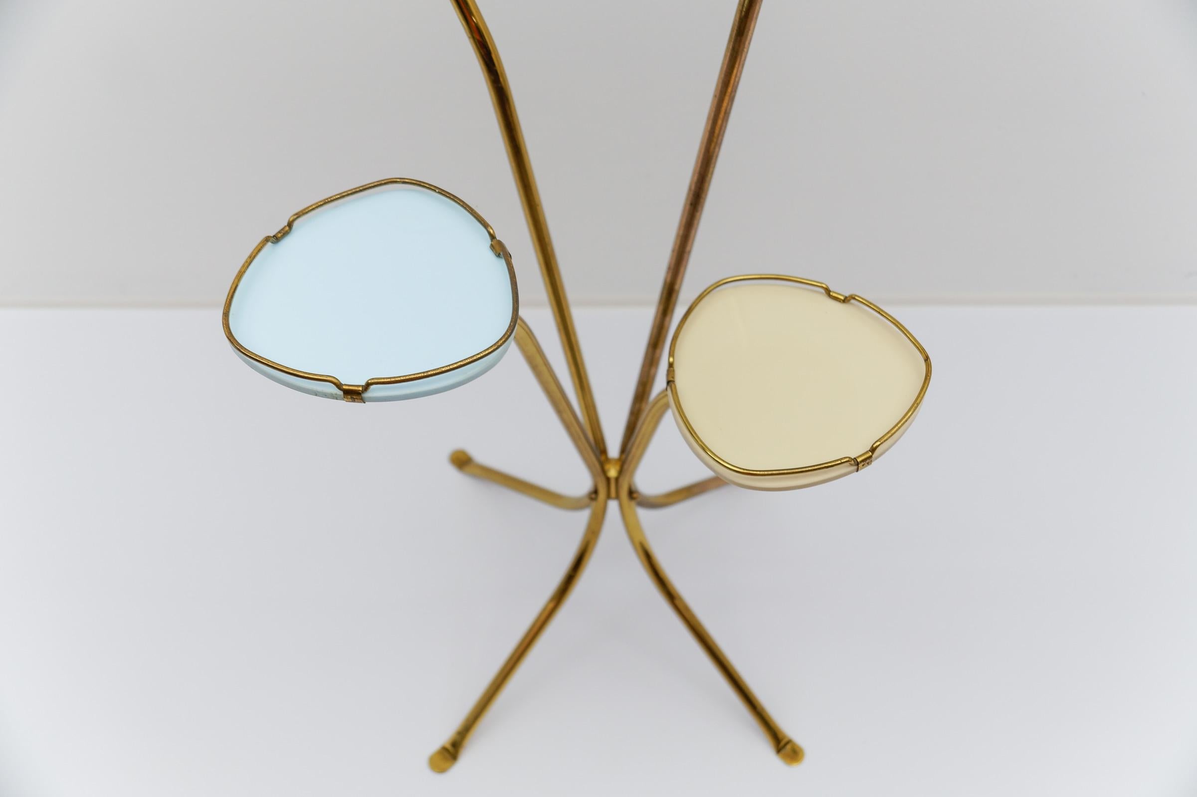 Mid-Century Modern brass and pastel-colored glass flower stand / display, 1950s For Sale 6